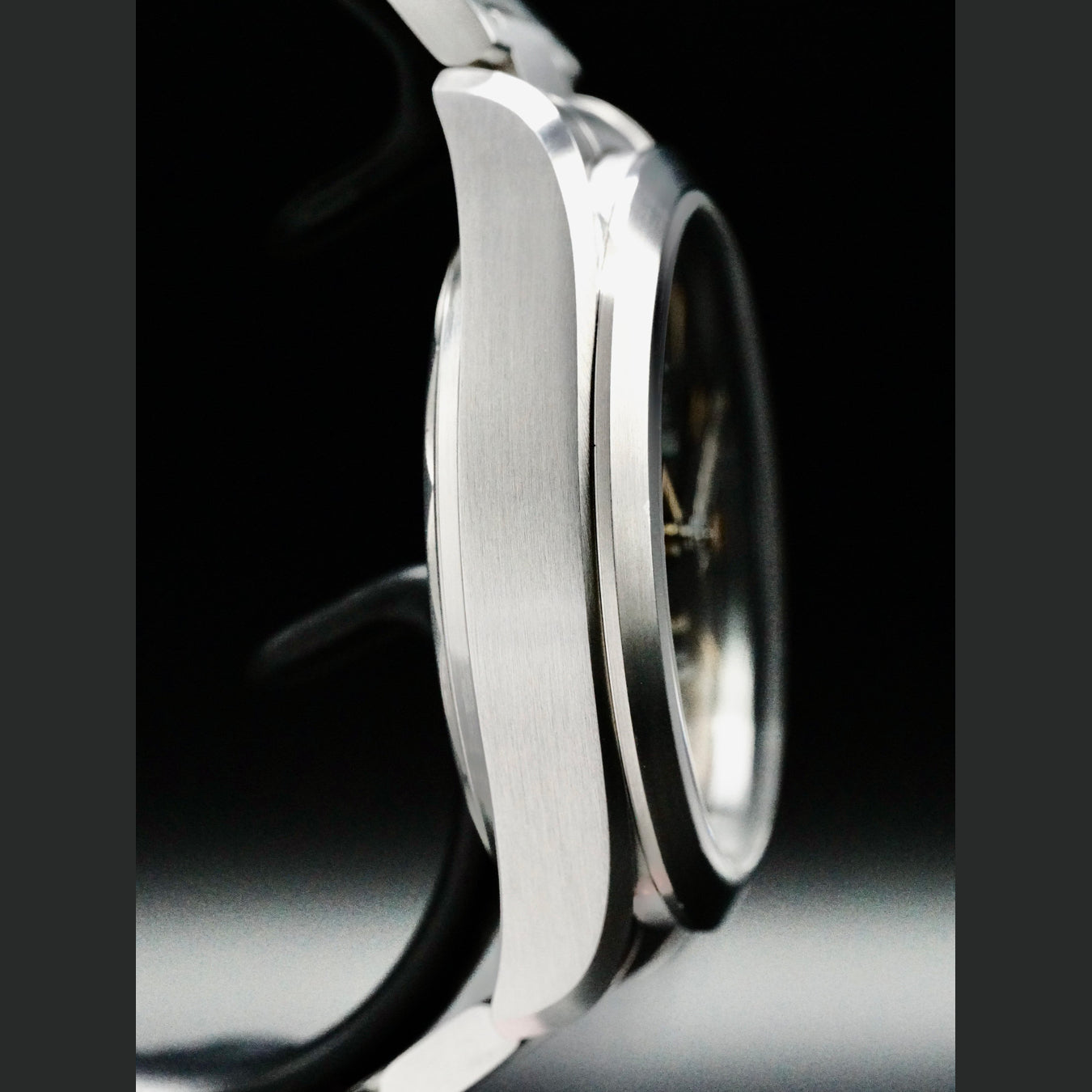 Omega 220.10.40.20.01.001 Railmaster Co-Axial Master Chronometer 40mm on Bracelet