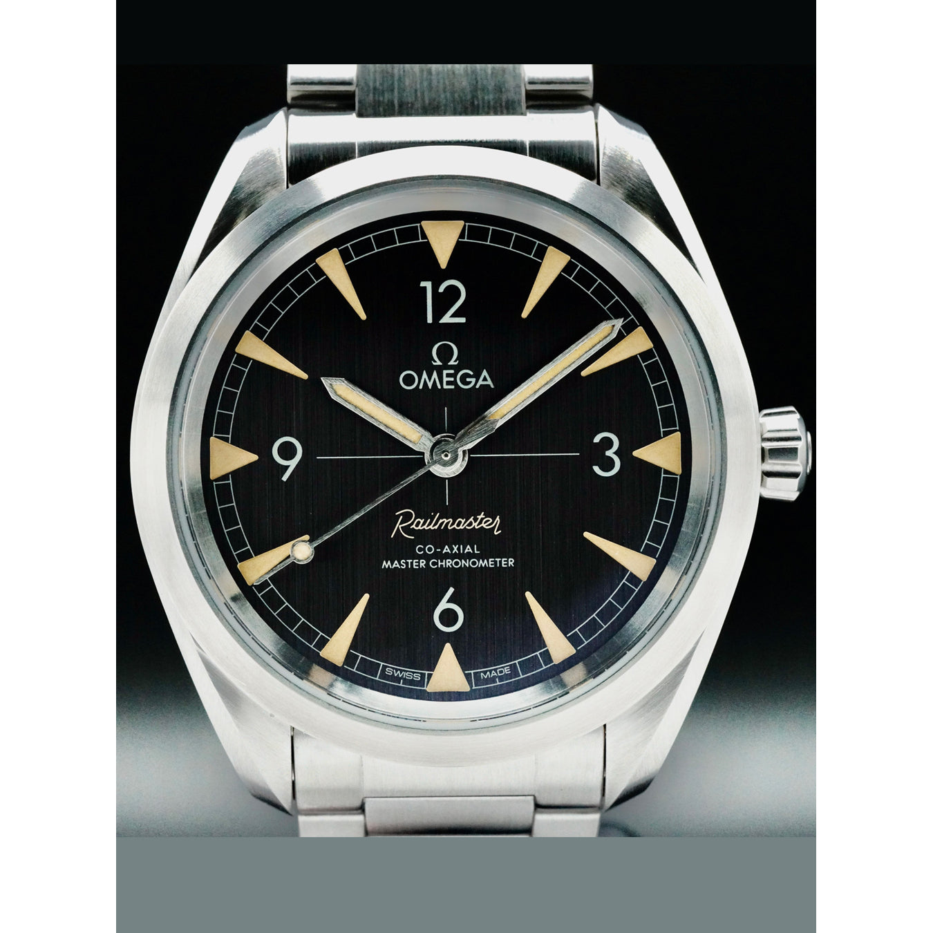 Omega 220.10.40.20.01.001 Railmaster Co-Axial Master Chronometer 40mm on Bracelet