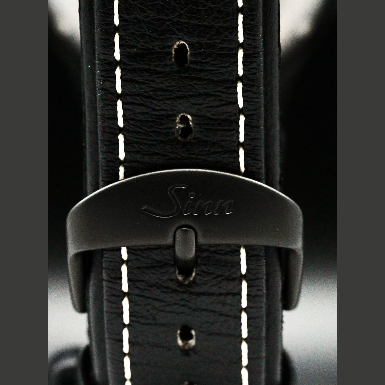 Sinn 857 Black Black Dial Solid Two-link Pilot Watch 40mm