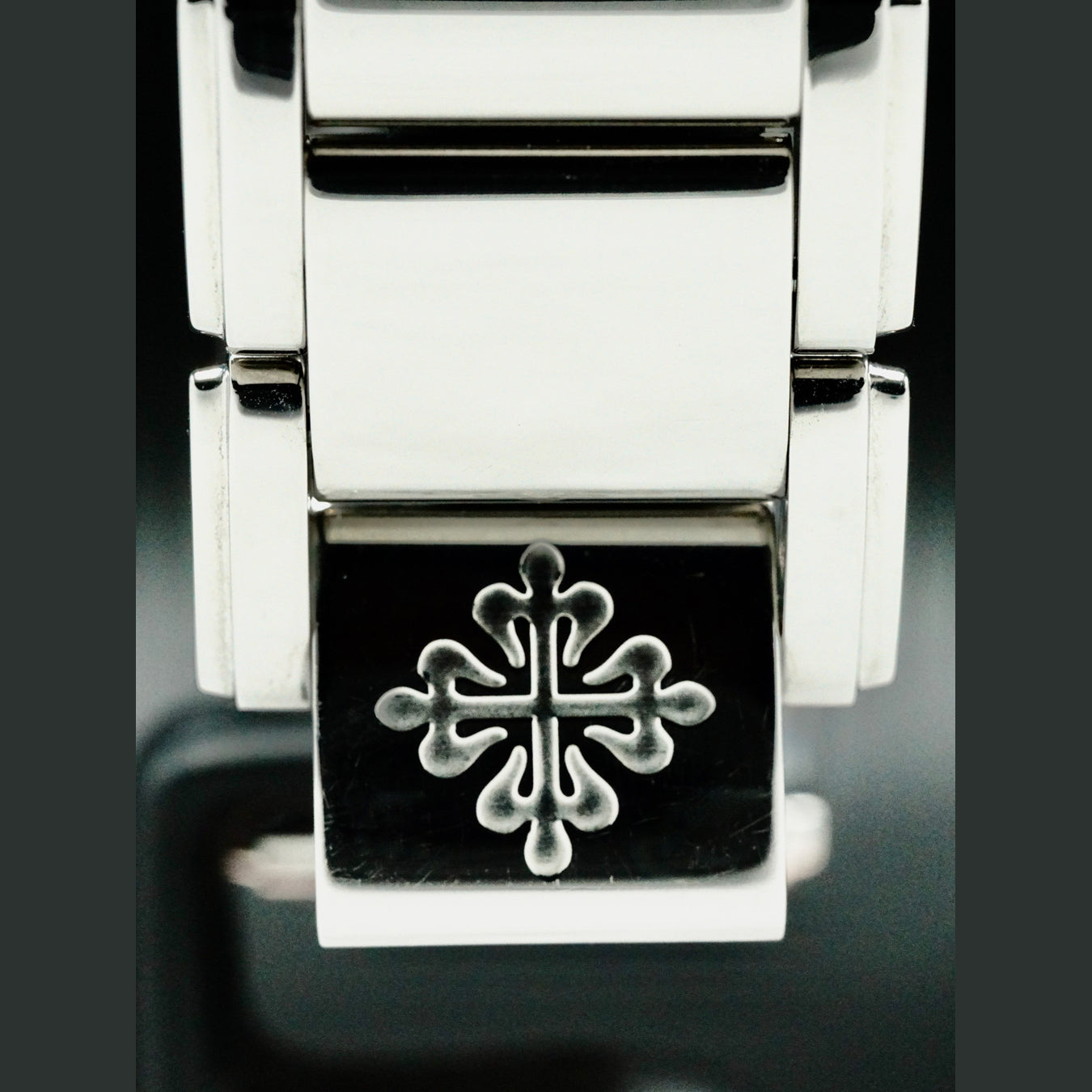 Patek Philippe 4910/10A-010