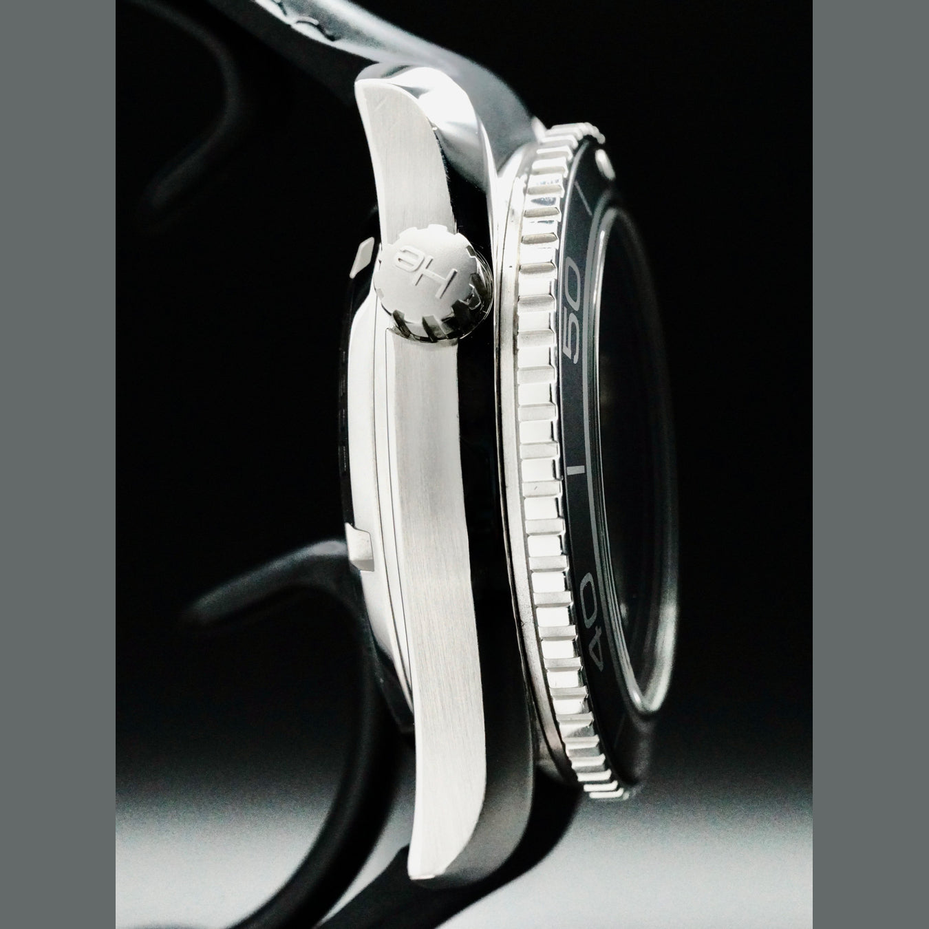 Omega 232.32.42.21.01.003 Planet Ocean 600M Co-axial 42mm