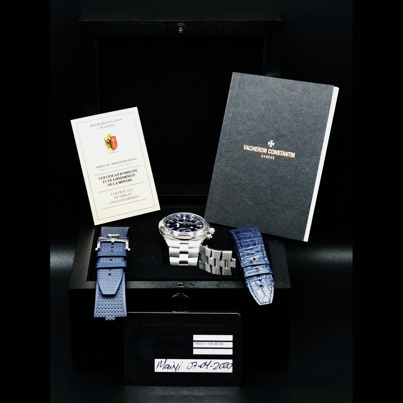Vacheron Constantin 7900V/110A-B334 Overseas Dual Time
