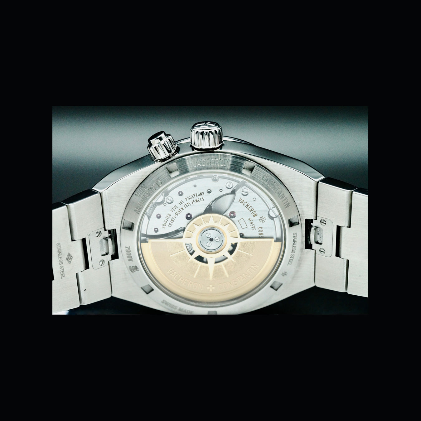 Vacheron Constantin 7900V/110A-B334 Overseas Dual Time