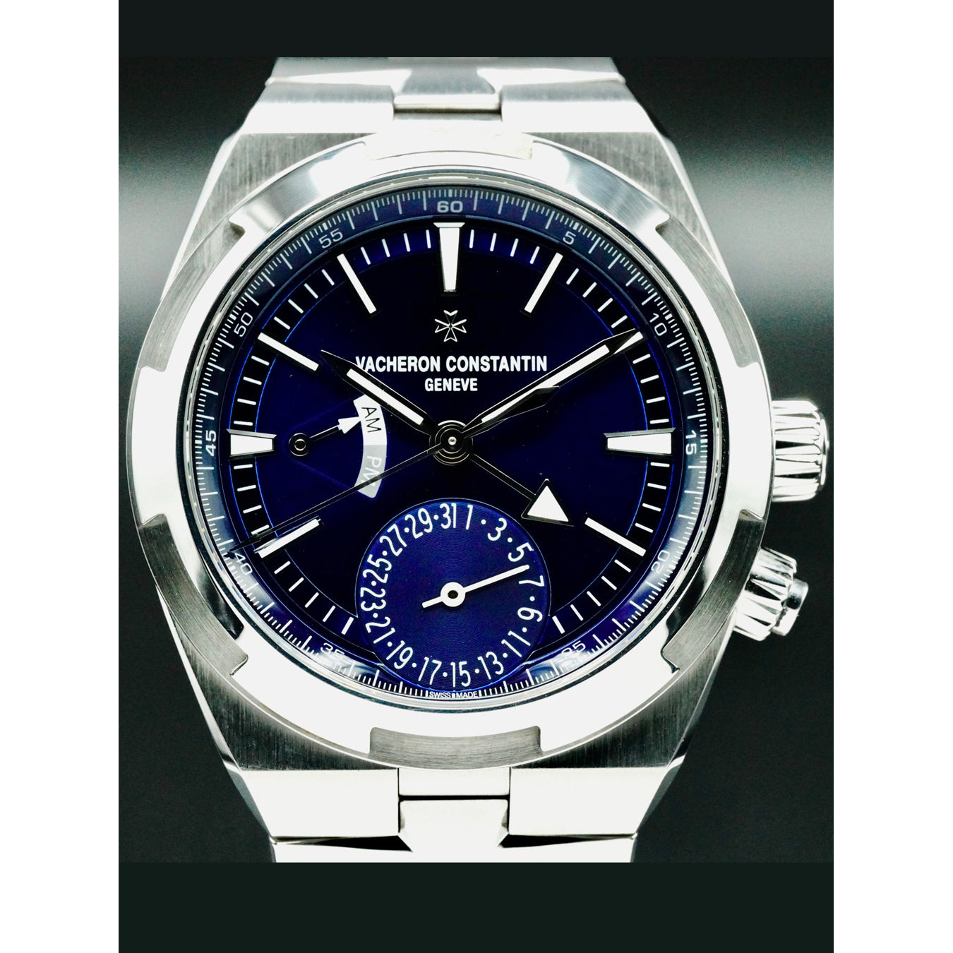 Vacheron Constantin 7900V/110A-B334 Overseas Dual Time