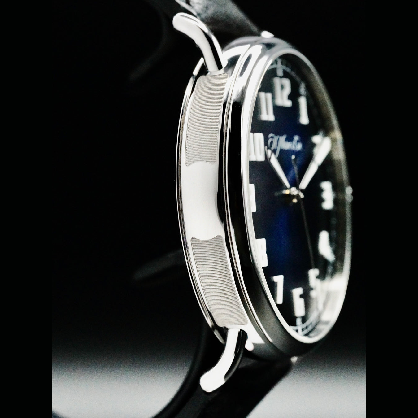 H. Moser & Cie. 8200-1201 Heritage Centre Seconds Funky Blue