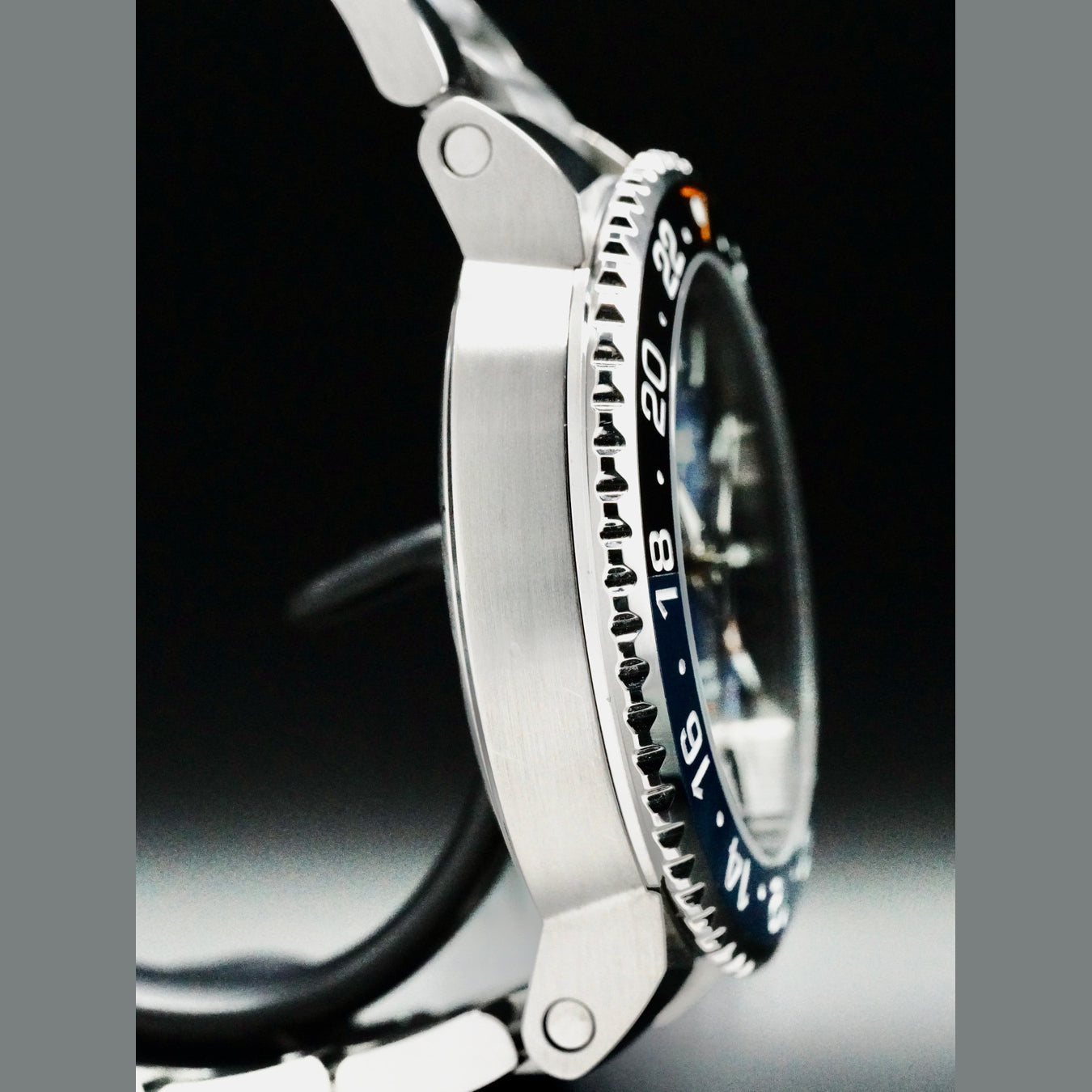Oris 01 798 7754 4185 Aquis Date