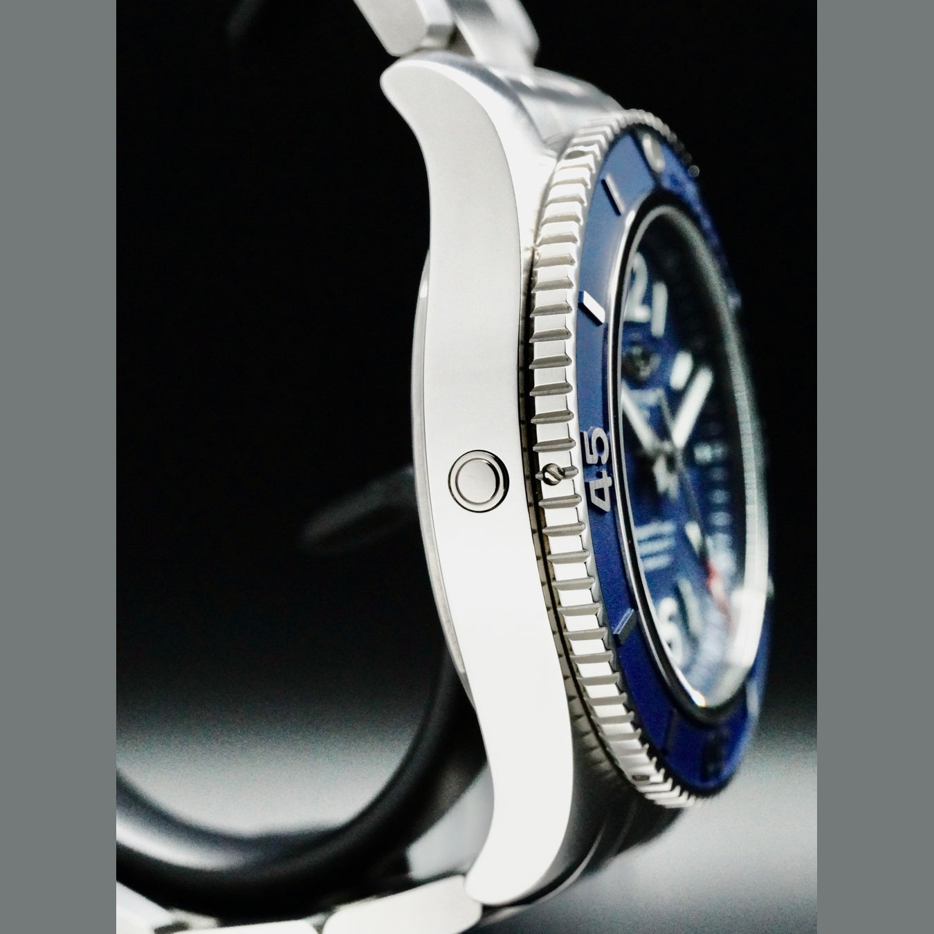 Breitling A17367 Superocean