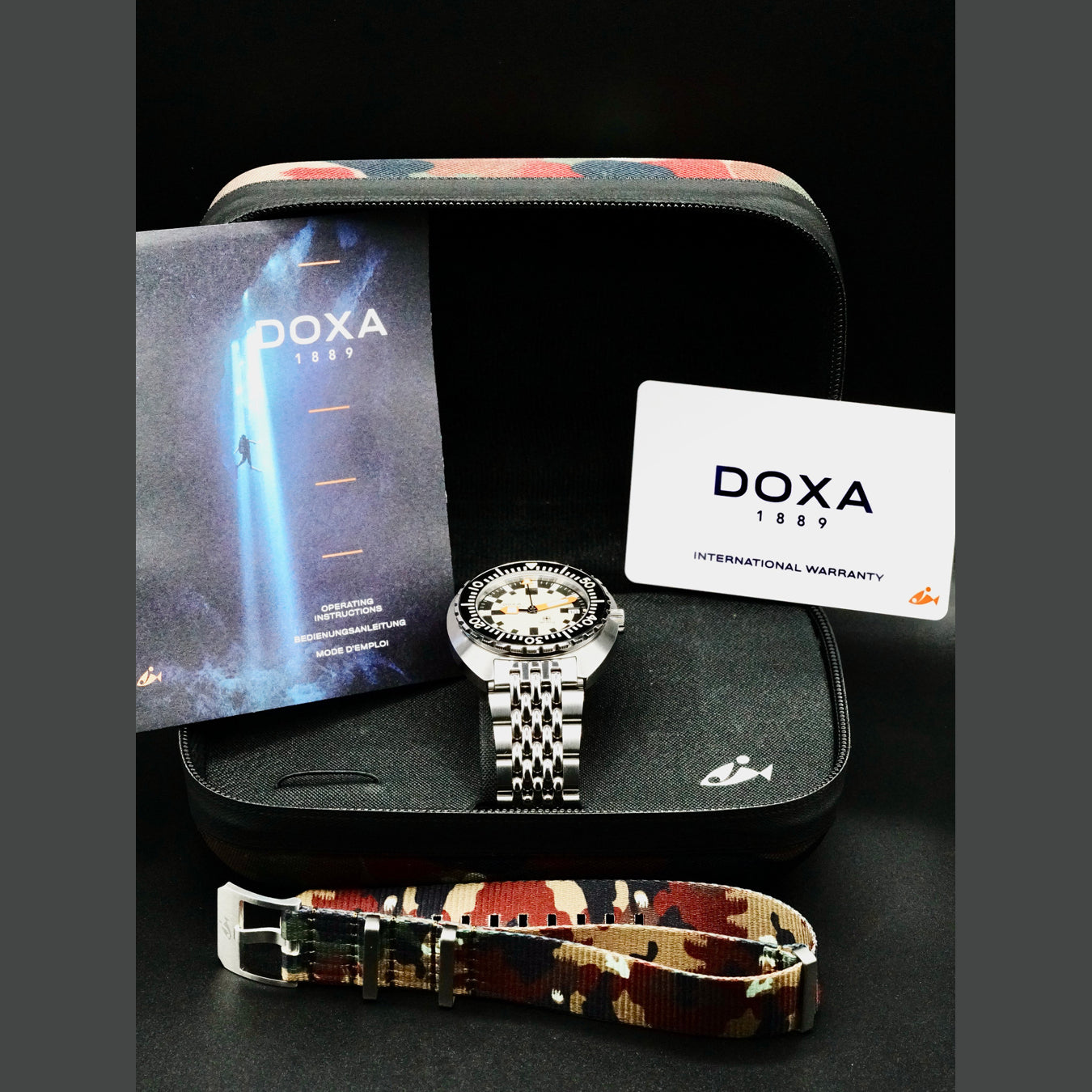 DOXA Army Stainless Steel Bezel 785.10.031.10 on Bracelet