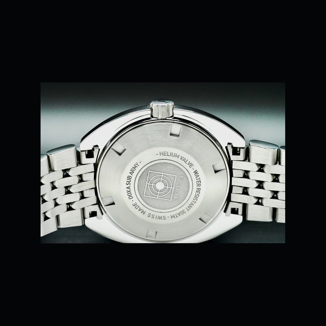 DOXA Army Stainless Steel Bezel 785.10.031.10 on Bracelet
