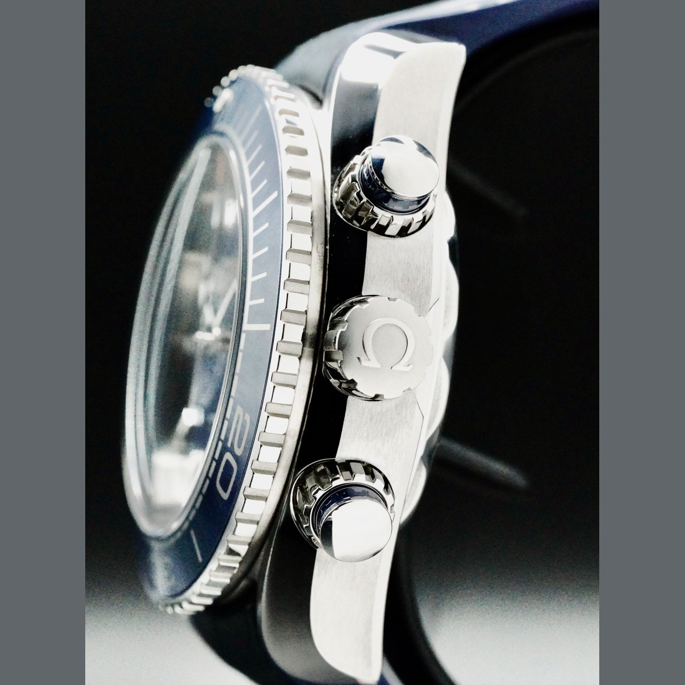 Planet Ocean 600M Omega Co-Axial Master Chronometer Chronograph 45.5mm 215.33.46.51.03.001