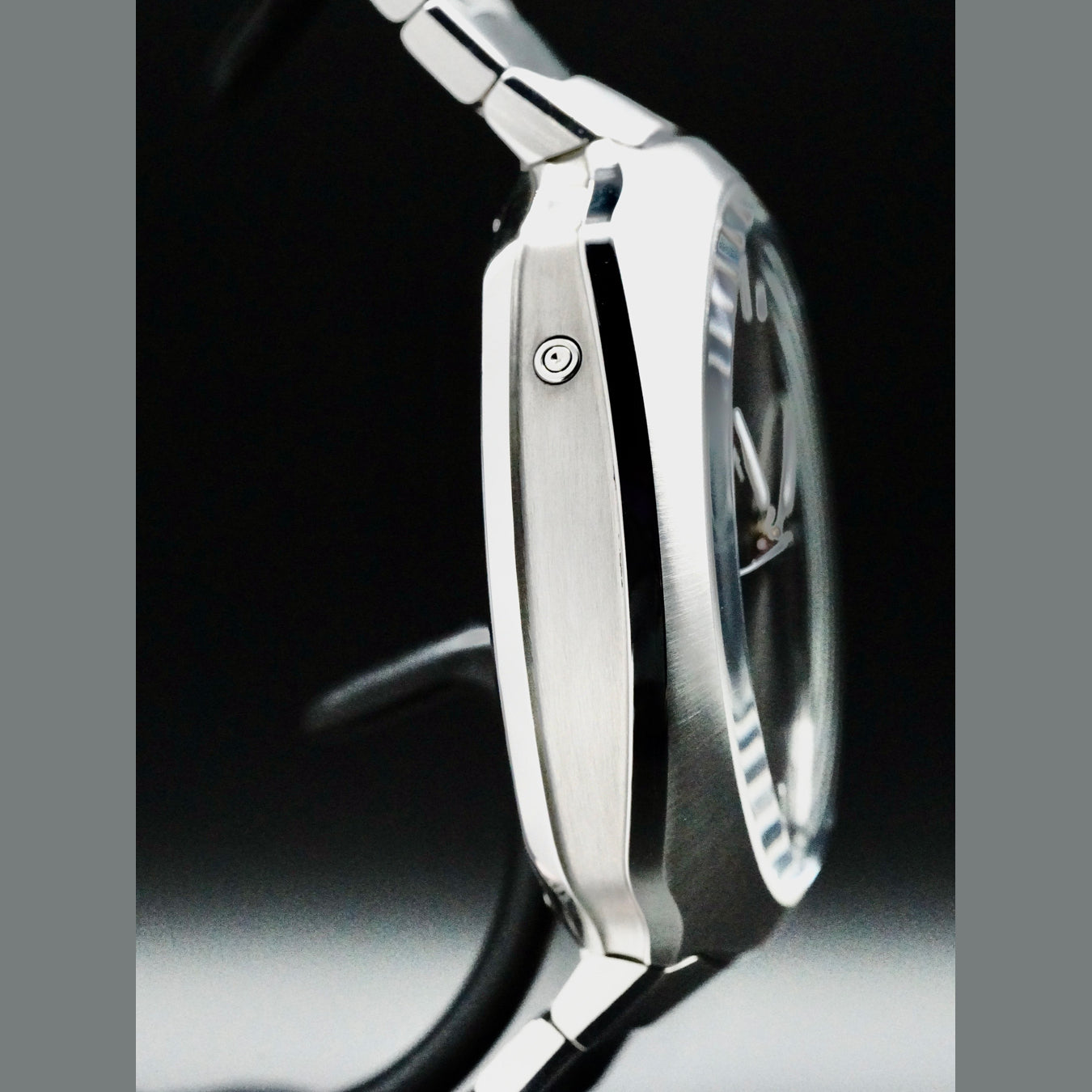 H. Moser & Cie. 6812-1200 Streamliner Perpetual Calendar