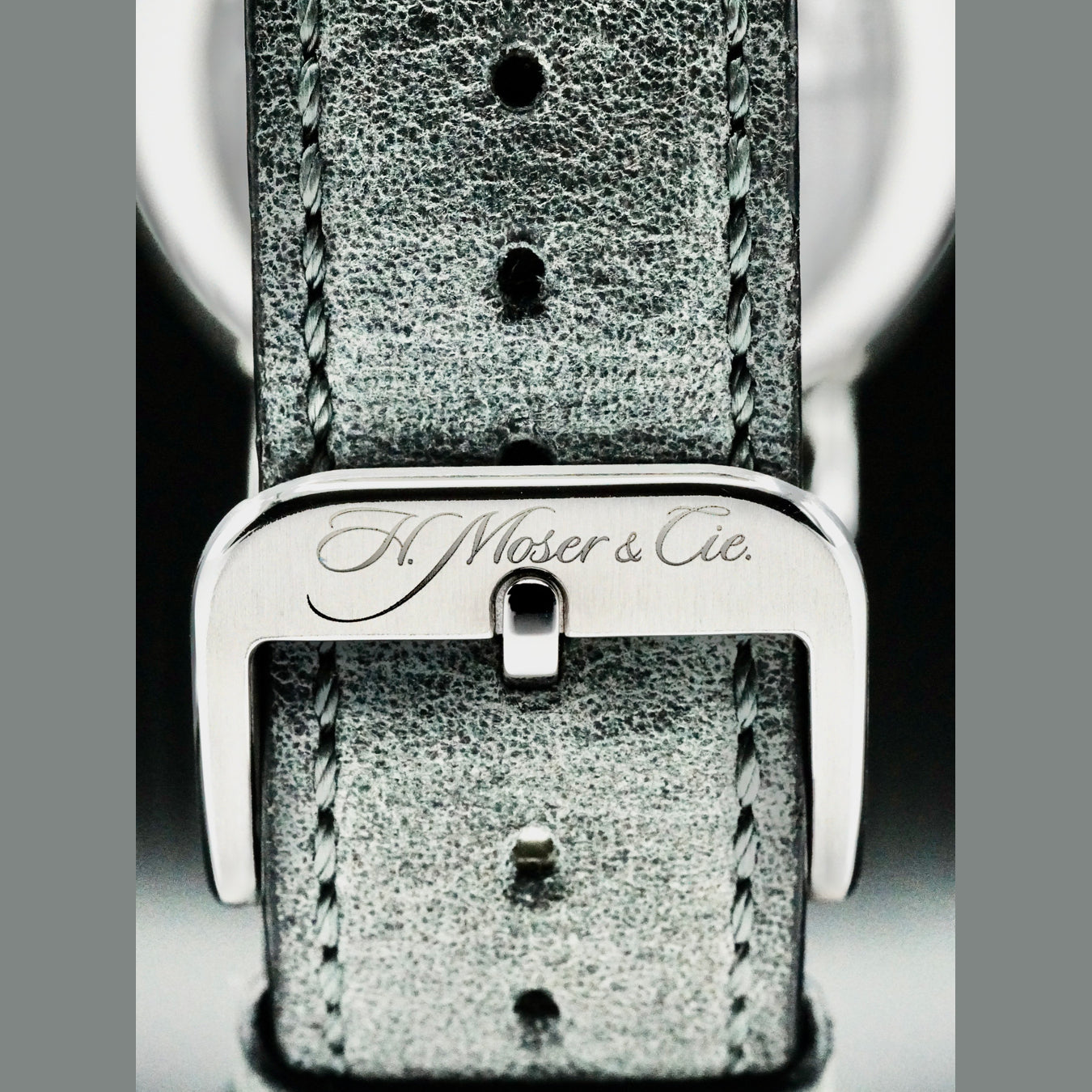 H. Moser & Cie. 8809-1200 Heritage Dual Time