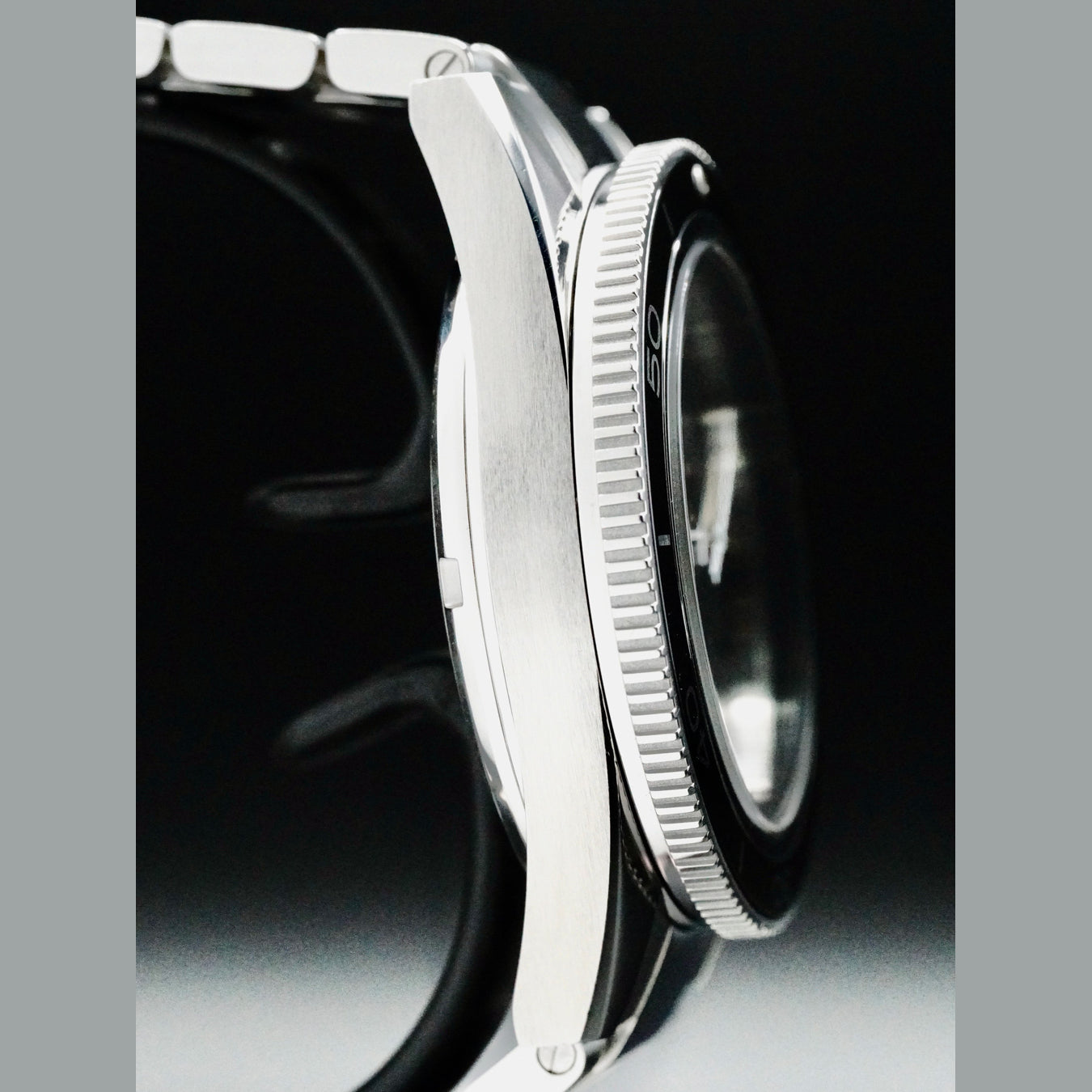 Omega 233.30.41.21.01.001 Seamaster 300 41mm