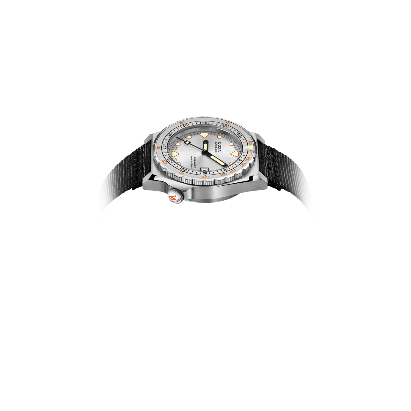 DOXA Sub 600T Searambler 862.10.021.20-N on Black NATO Strap