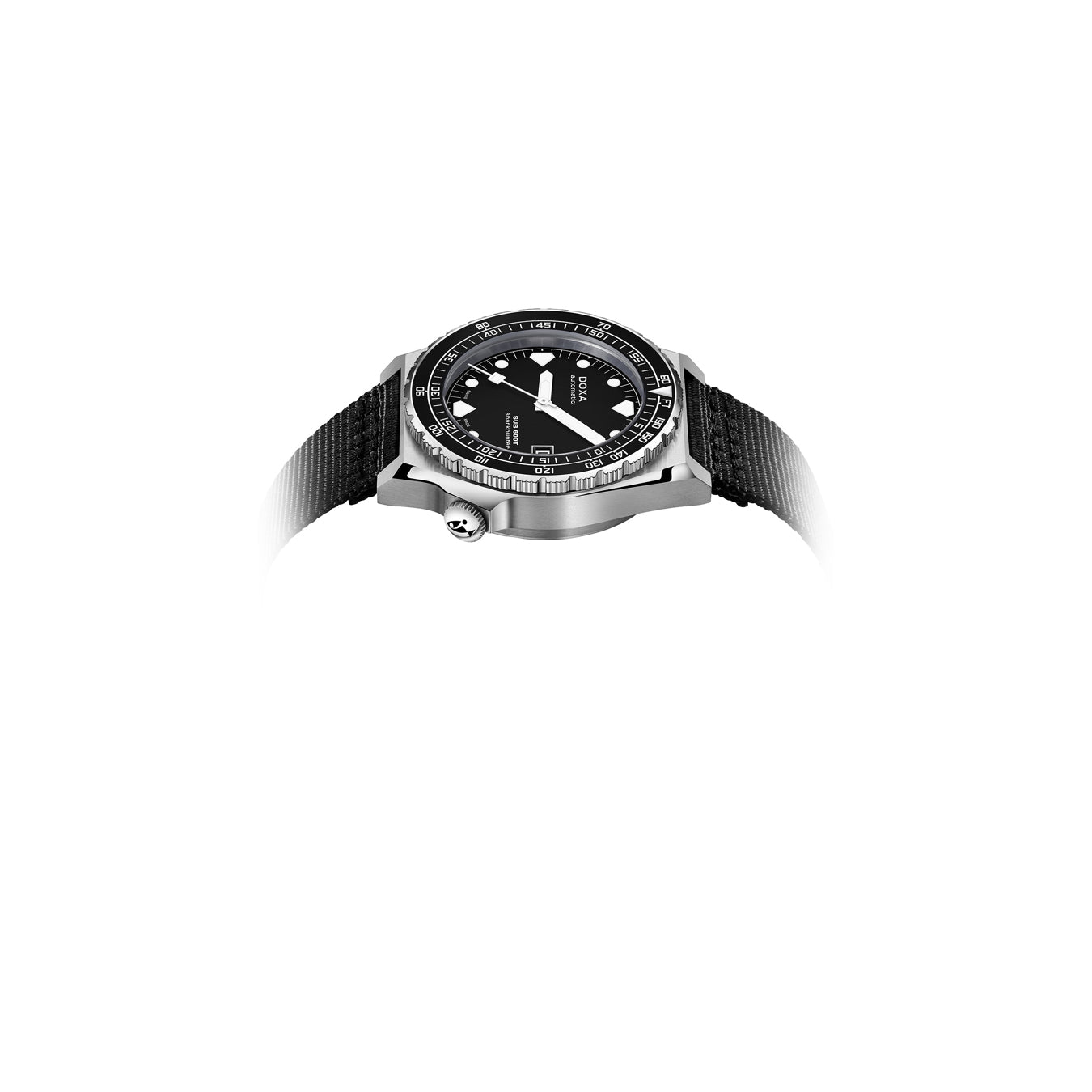 DOXA Sub 600T Sharkhunter 861.10.101B.20-N on NATO Strap