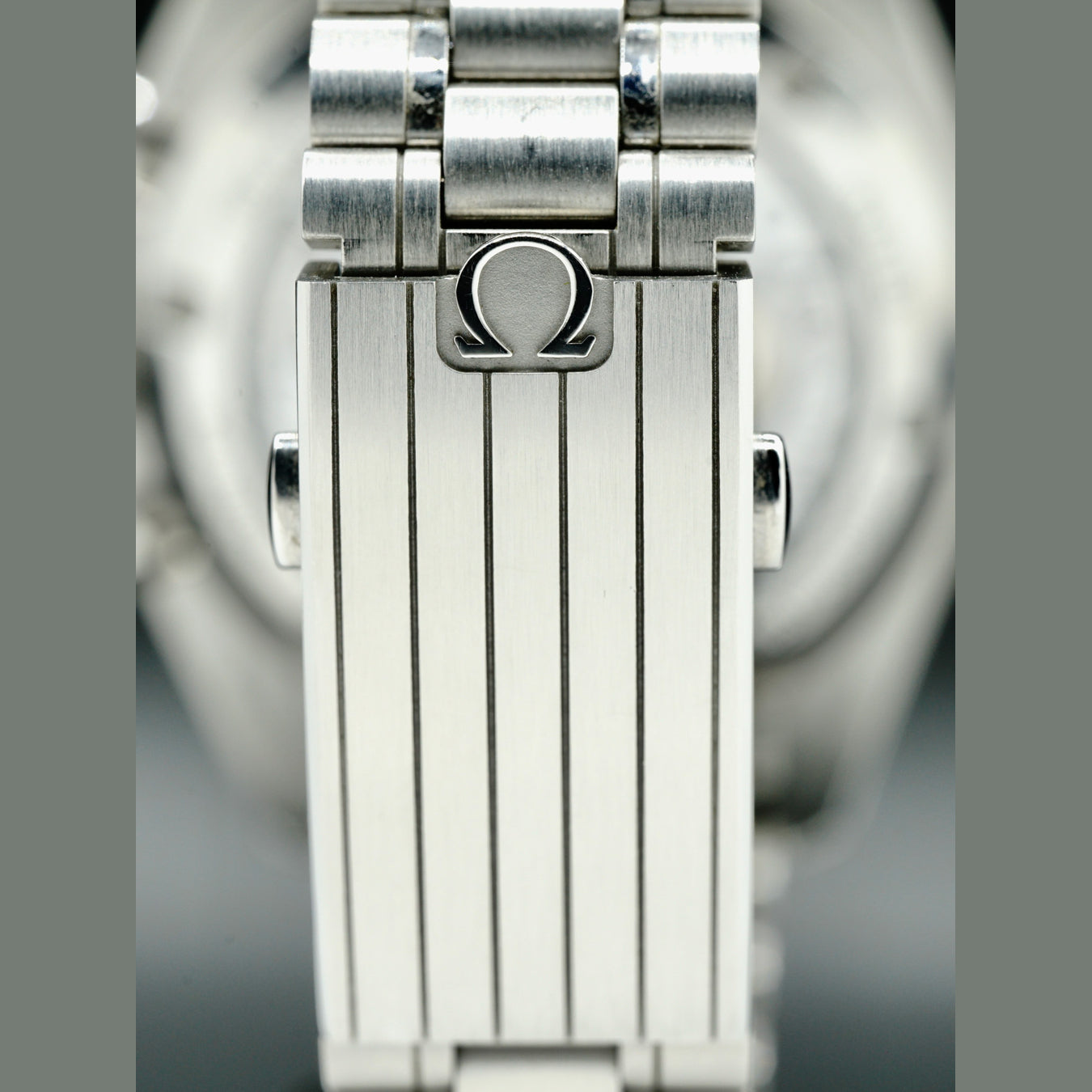 Omega 310.30.42.50.01.002 Speedmaster Moonwatch Professional Master Chronograph