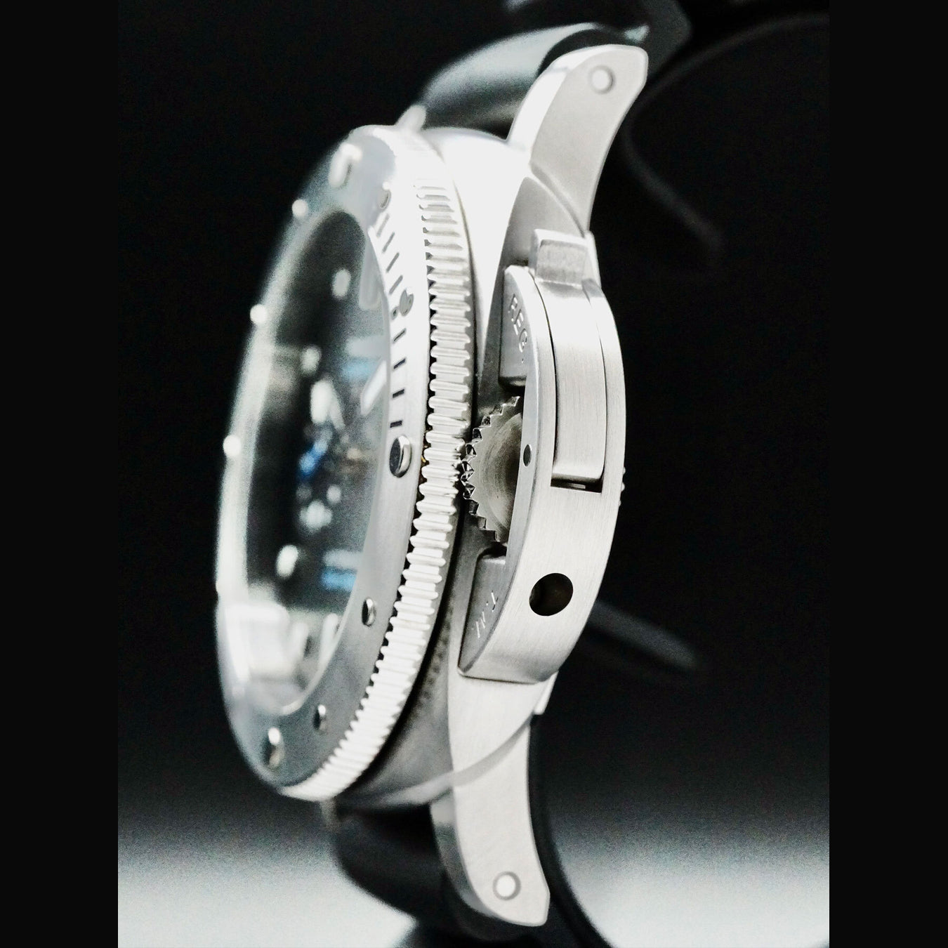 Panerai PAM00973 Luminor Submersible 42mm Black Dial Rubber Strap