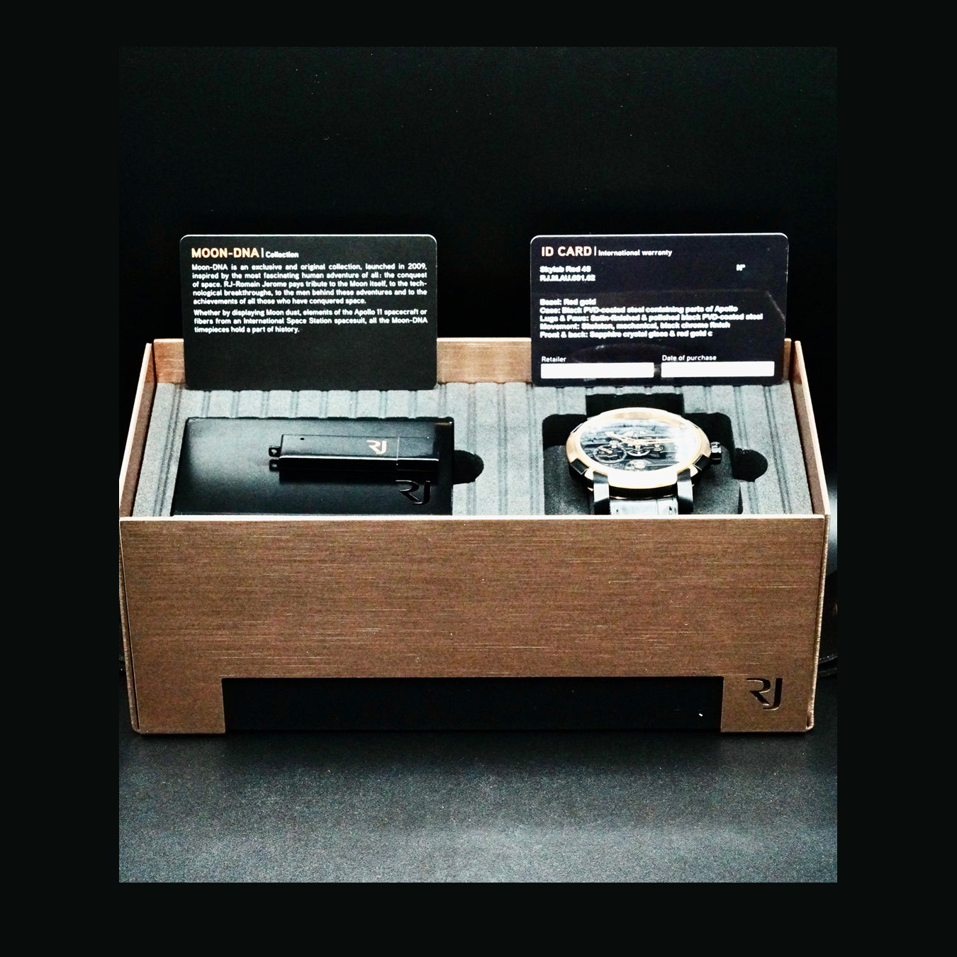 Romain Jerome RJ.M.AU.031.02 Moon DNA