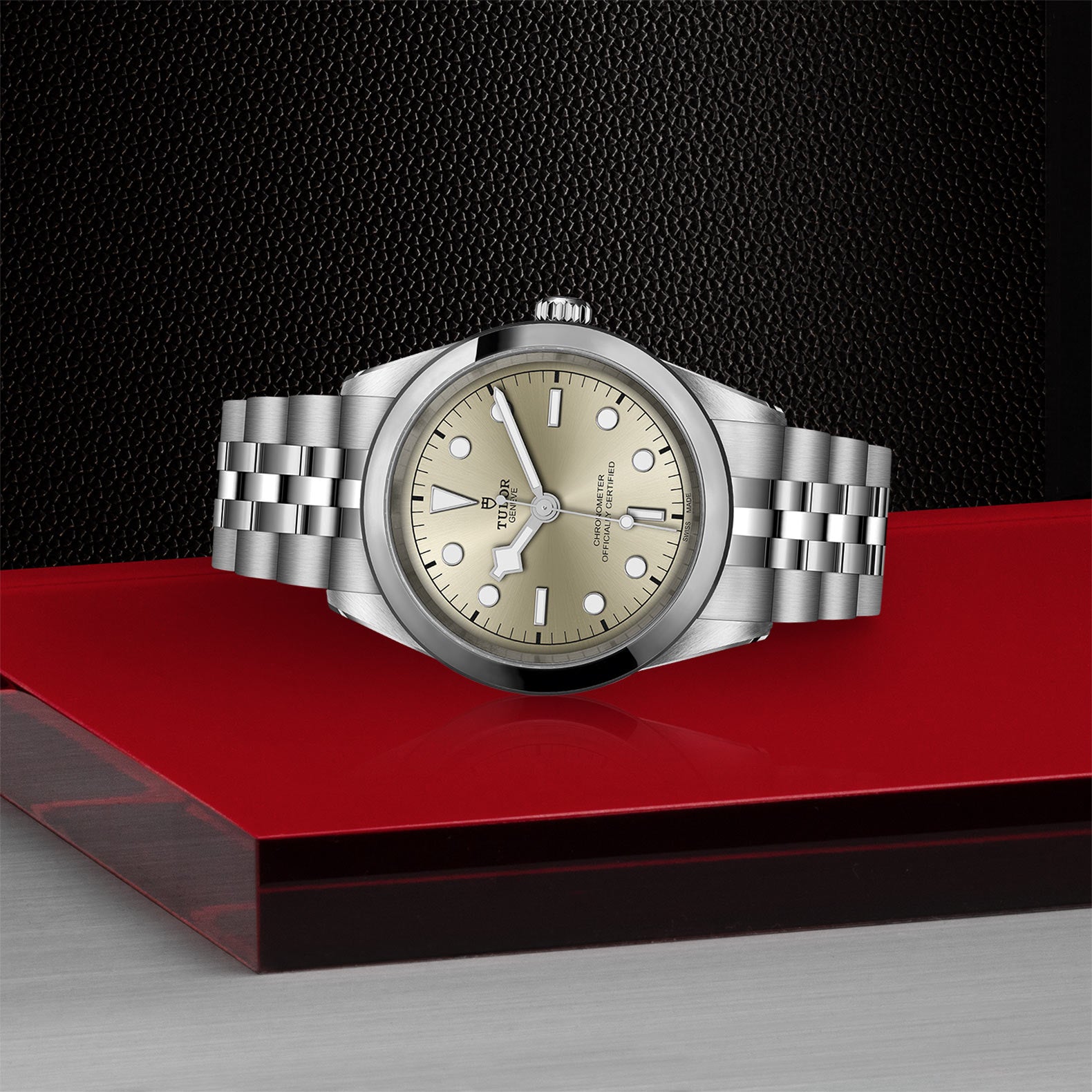 TUDOR Black Bay 41 M79680-0003