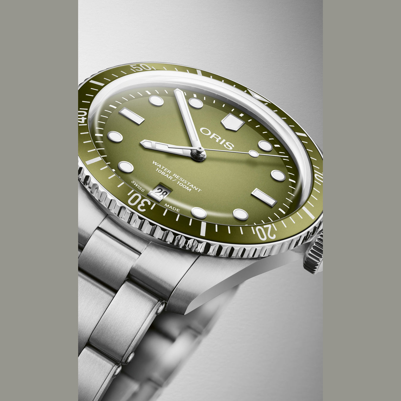 Oris 01 733 7707 4057-07 8 20 18 Divers Sixty-Five Date 40mm