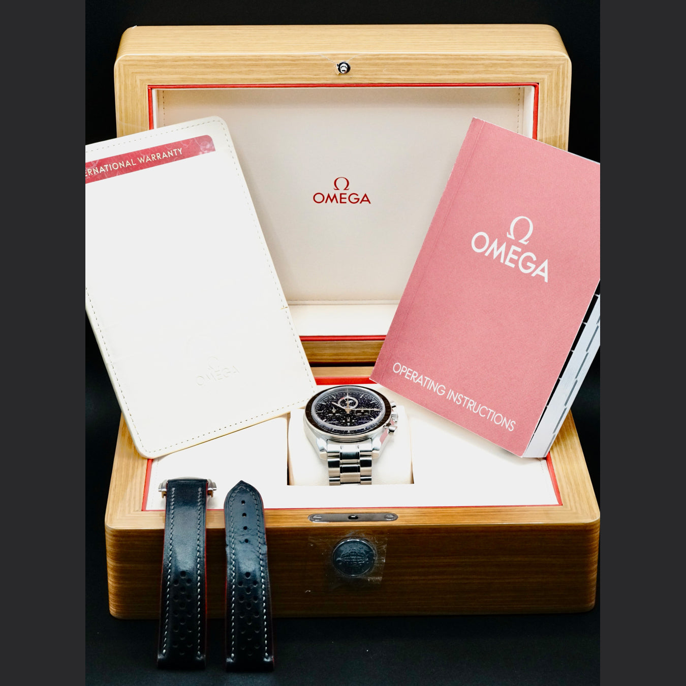 Omega 311.30.44.32.01.001 Speedmaster Professional Moonwatch Moonphase