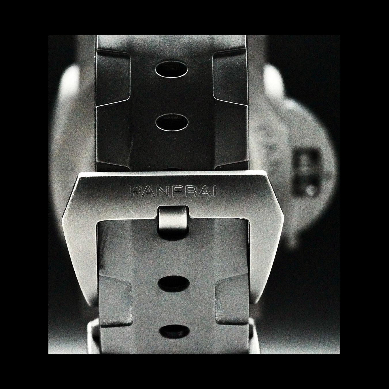 Panerai PAM00616 Luminor Submersible Carbotech