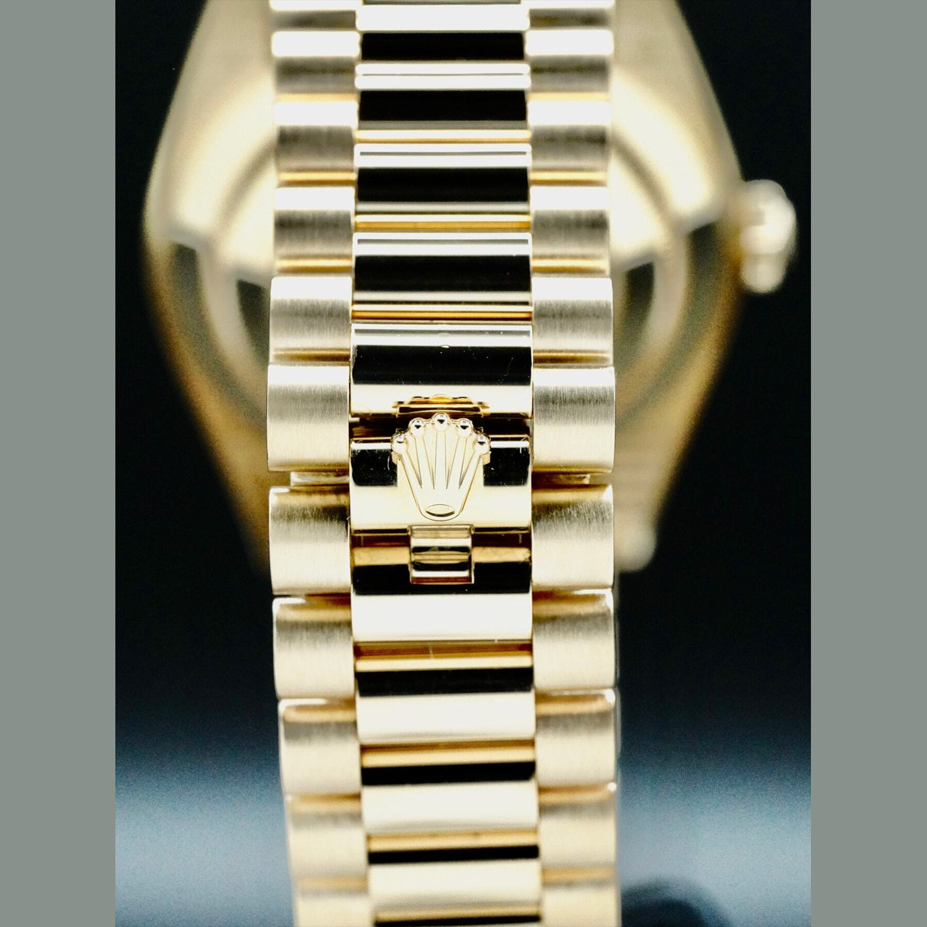 Rolex 228238 Oyster-Perpetual Day-Date Green Dial