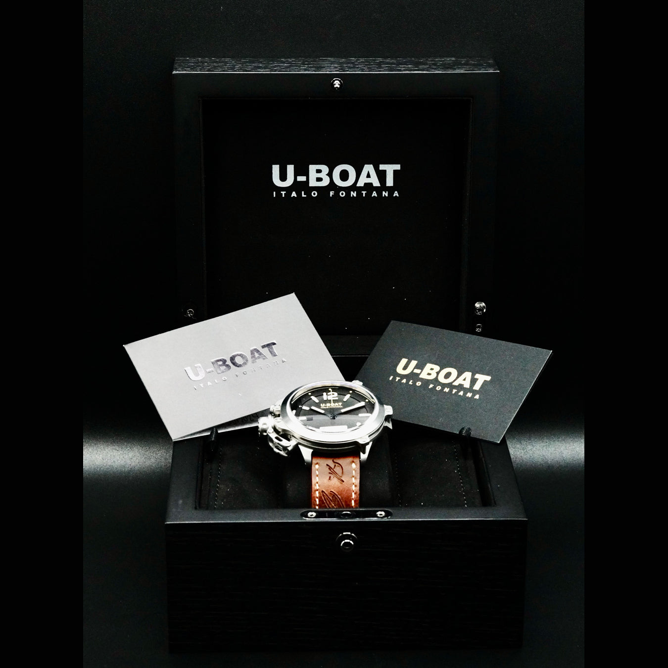 U-Boat 8807 Capsule
