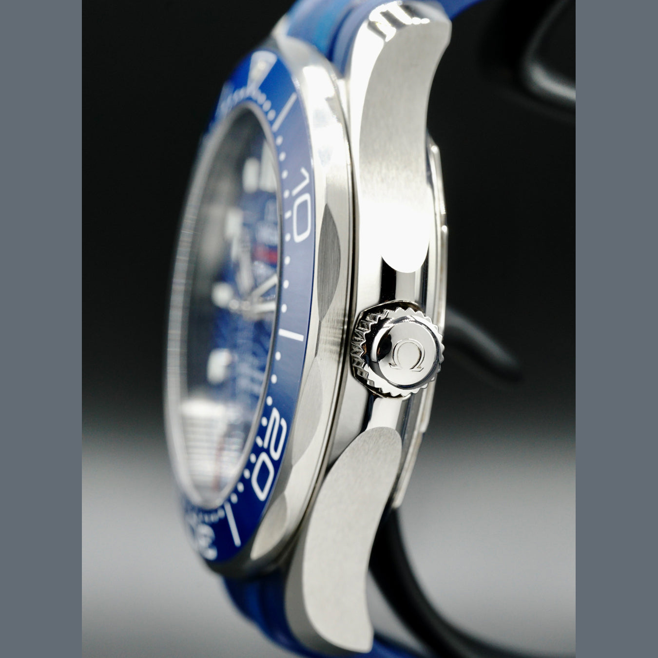 Omega 210.32.42.20.03.001 Seamaster Diver 300M Co-Axial Master Chronometer on Rubber Strap