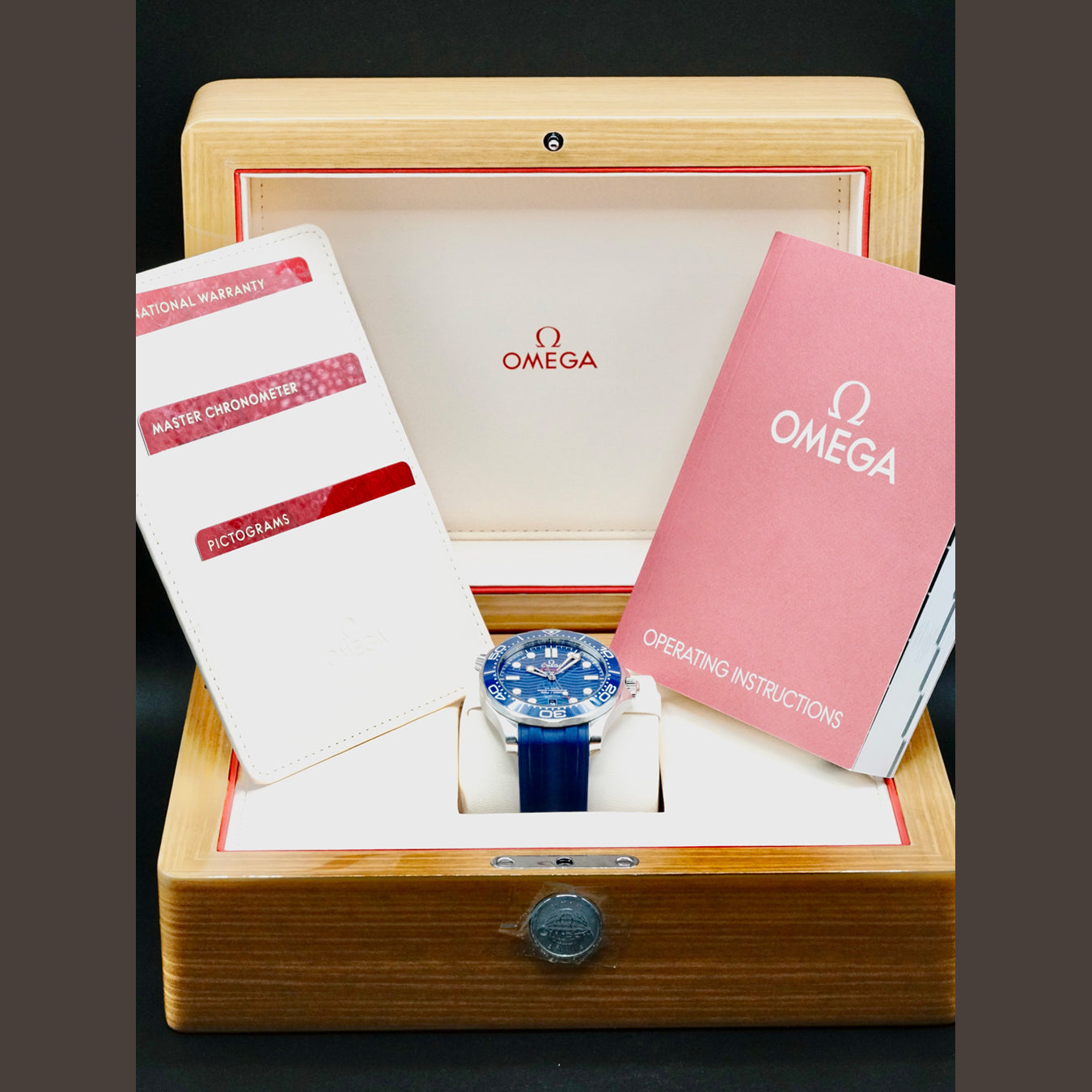 Omega 210.32.42.20.03.001 Seamaster Diver 300M Co-Axial Master Chronometer on Rubber Strap