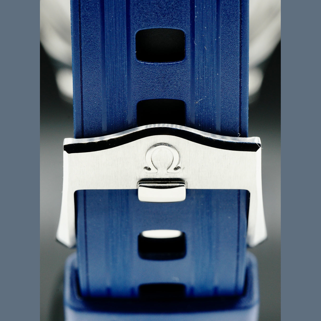 Omega 210.32.42.20.03.001 Seamaster Diver 300M Co-Axial Master Chronometer on Rubber Strap