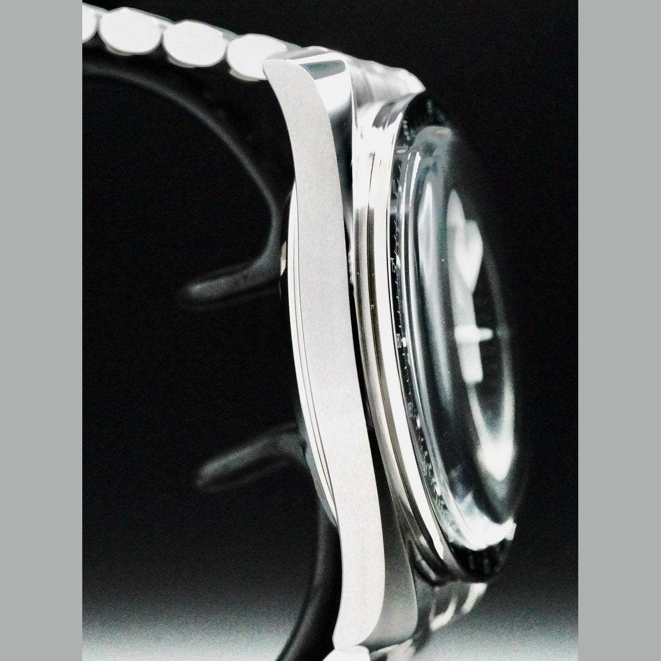 Omega 310.30.42.50.01.001 Speedmaster Moonwatch Professional Master Chronograph