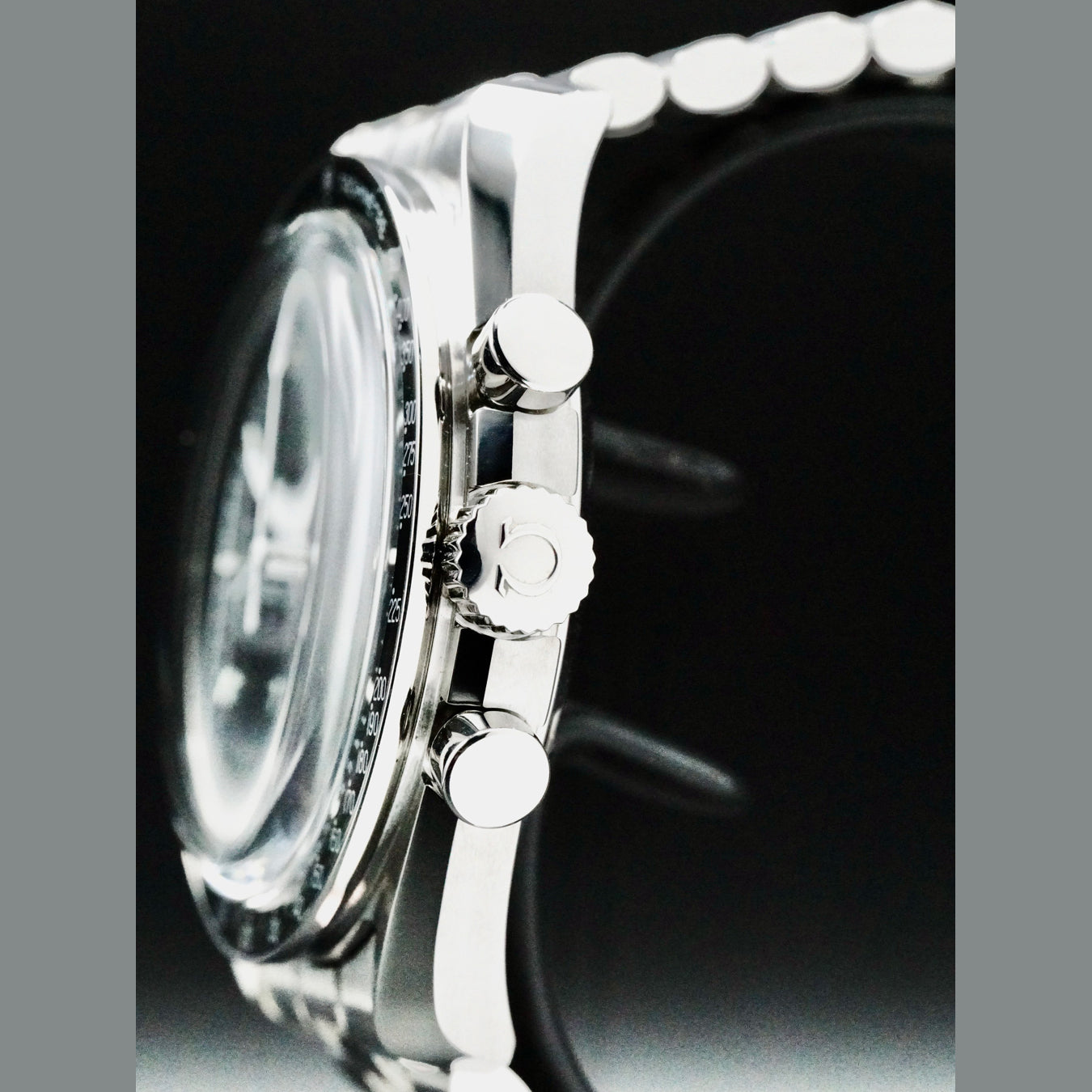 Omega 310.30.42.50.01.001 Speedmaster Moonwatch Professional Master Chronograph