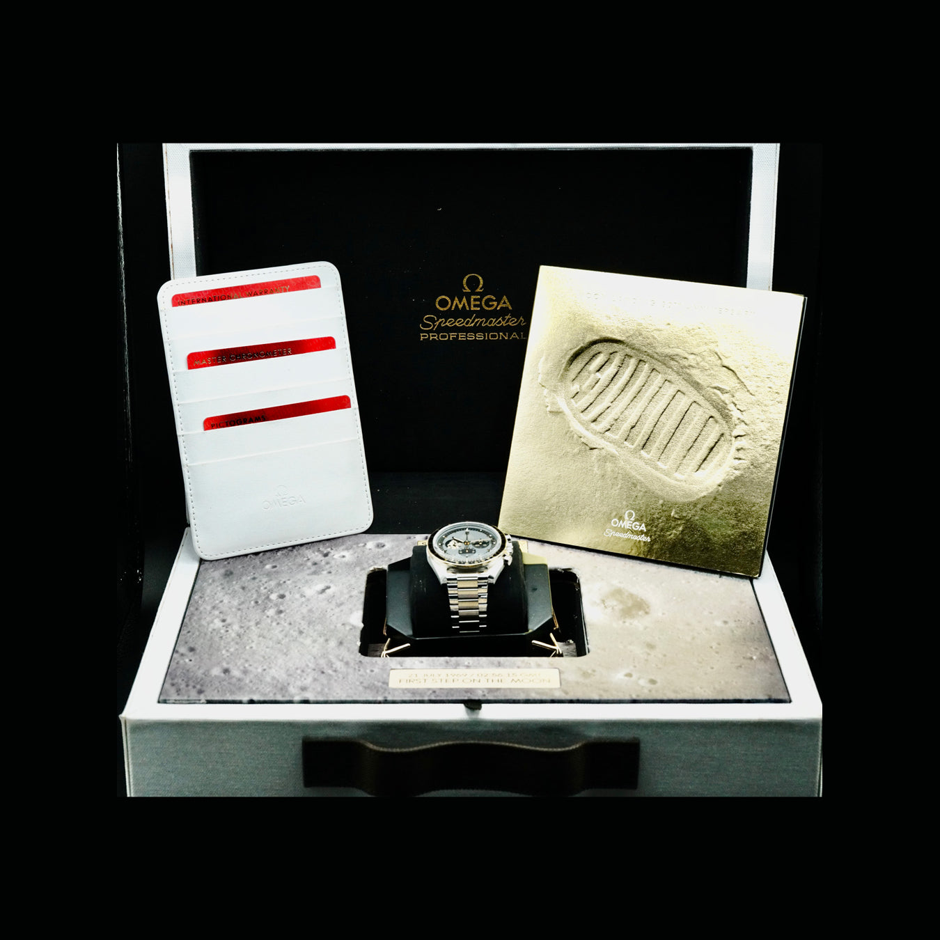 Omega 310.20.42.50.01.001 Speedmaster Moonwatch Apollo 11 50th Anniversary
