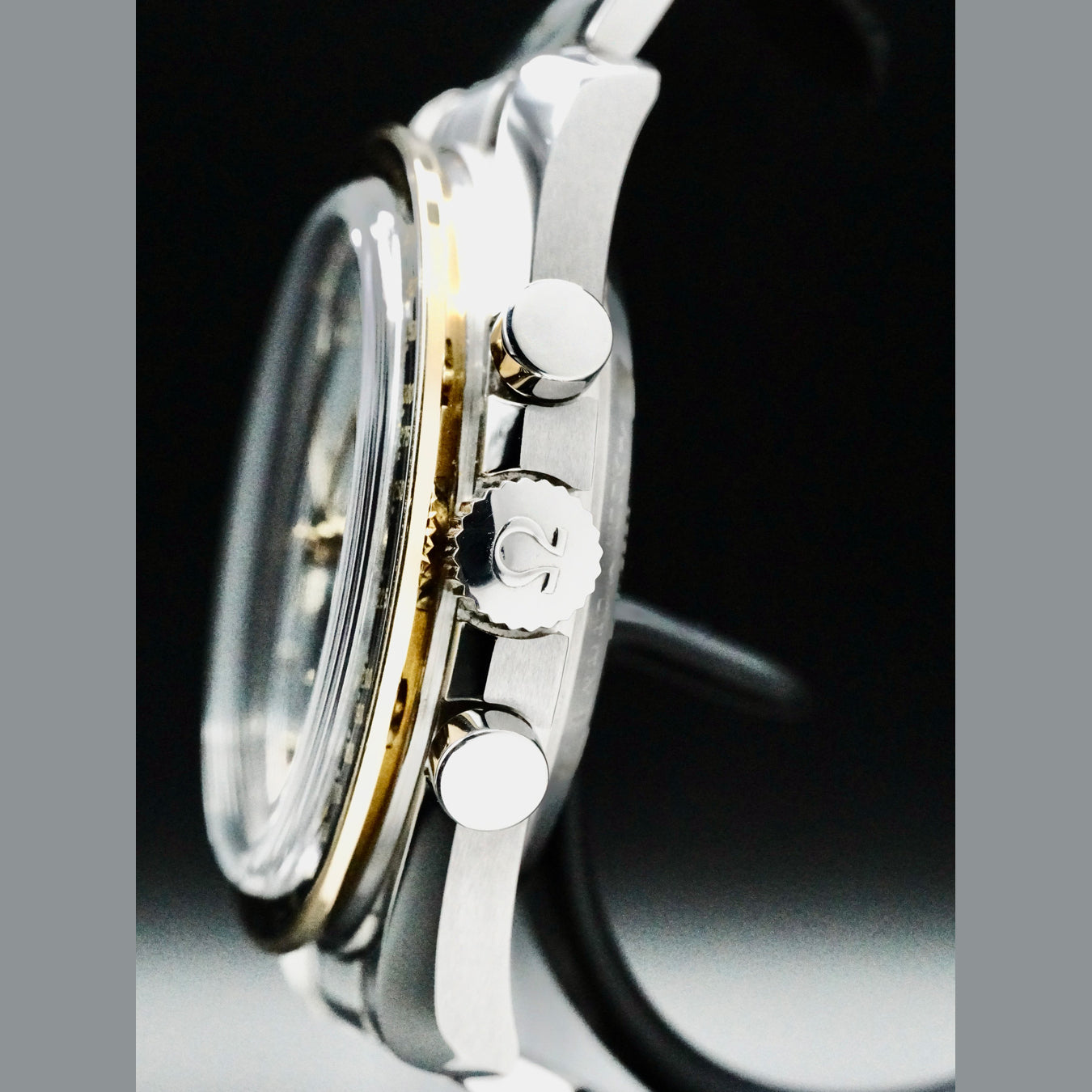 Omega 310.20.42.50.01.001 Speedmaster Moonwatch Apollo 11 50th Anniversary