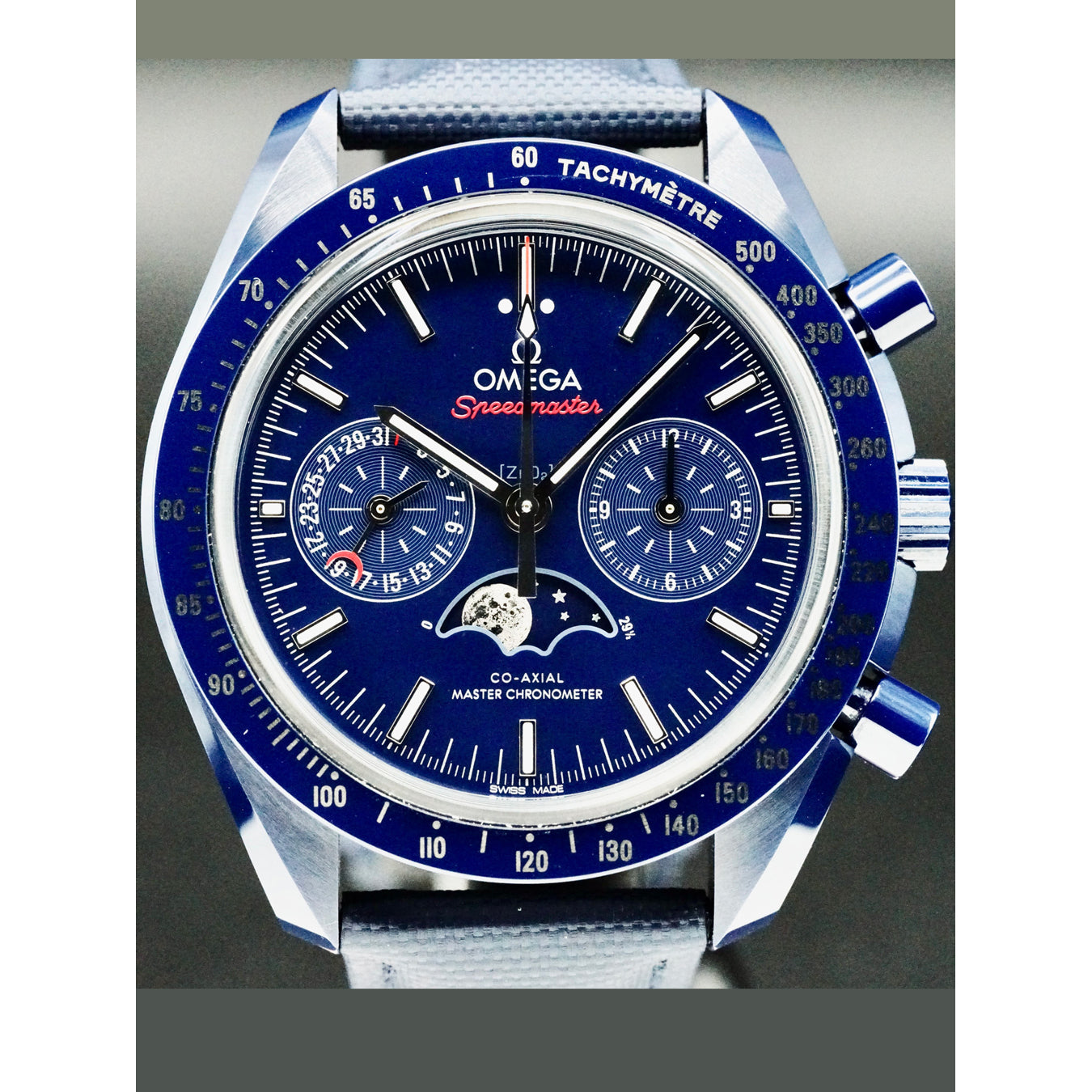 Omega Speedmaster Blue Side Of The Moon 304.93.44.52.03.001
