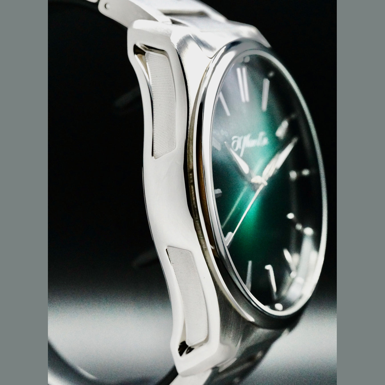 H. Moser & Cie. 3200-1202 Pioneer  Centre Seconds Green