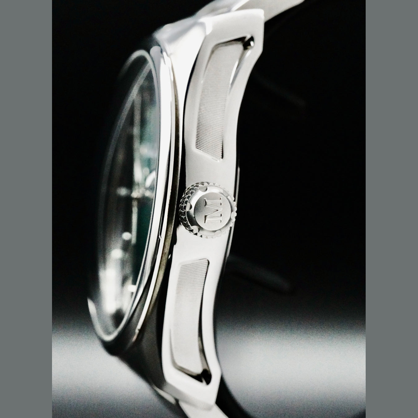 H. Moser & Cie. 3200-1202 Pioneer  Centre Seconds Green