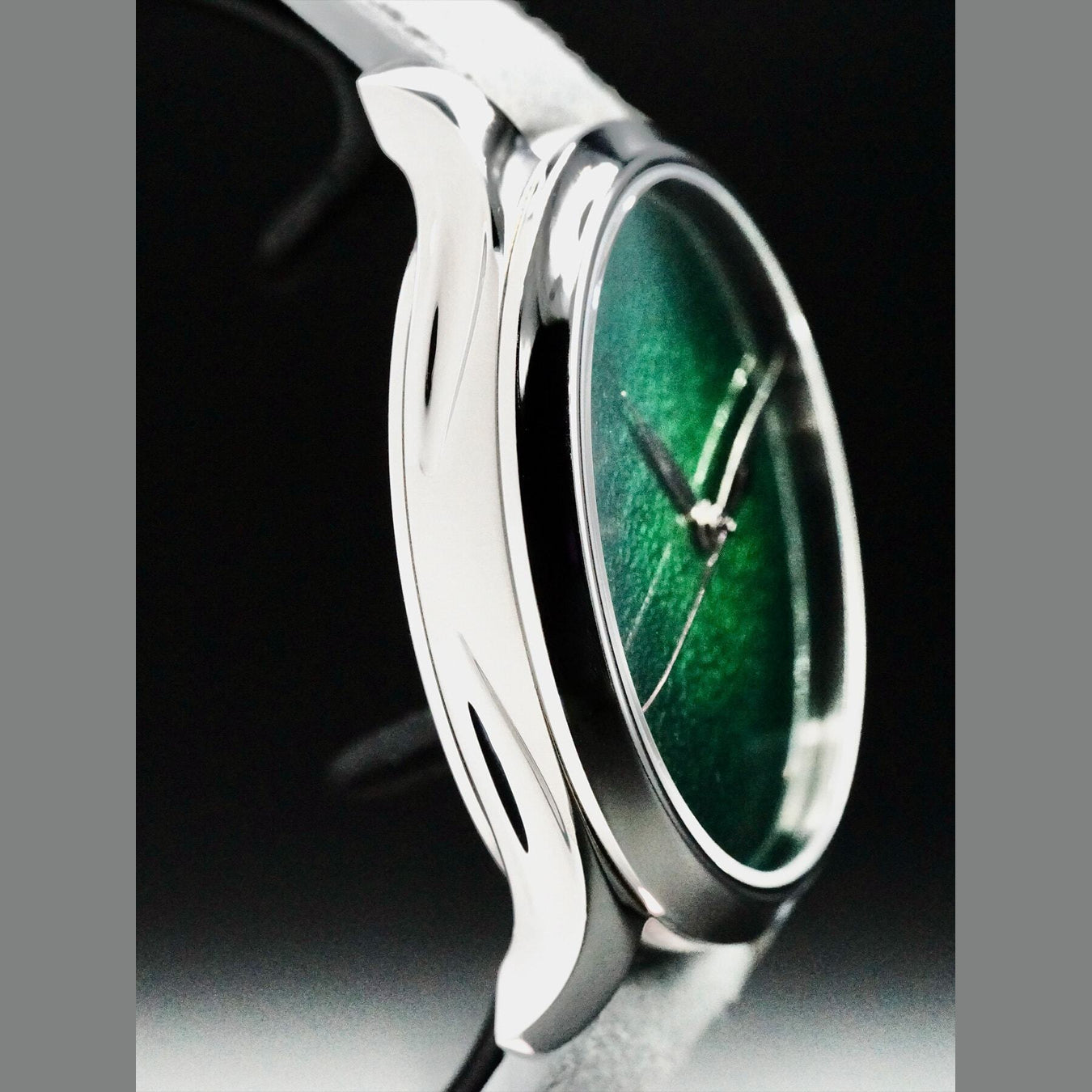H. Moser & Cie. 1200-1233 Endeavor Center Seconds Concept Lime Green