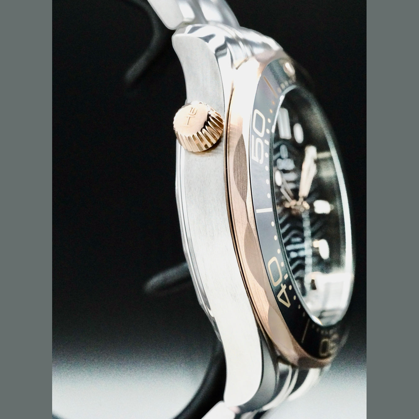 Omega 210.22.42.20.01.002 Seamaster Diver 300M Co-Axial Master Chronometer Sedna Gold