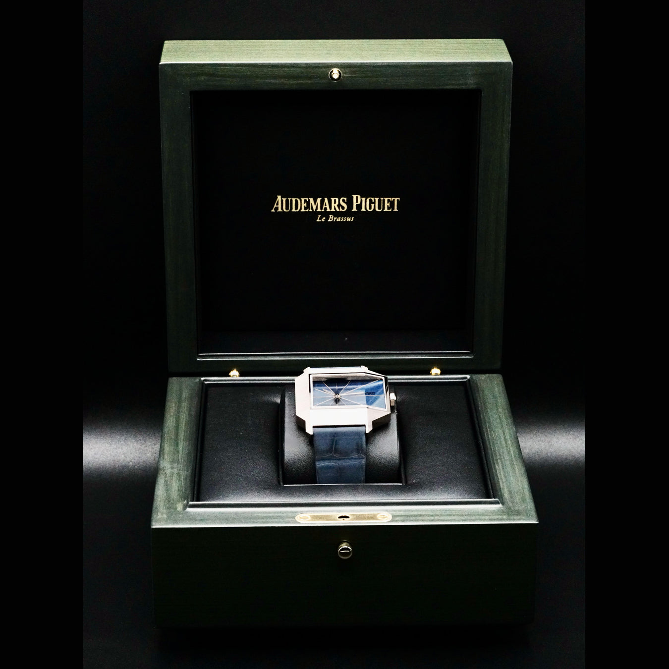 Audemars Piguet 15240SG.OO.A347CR.01