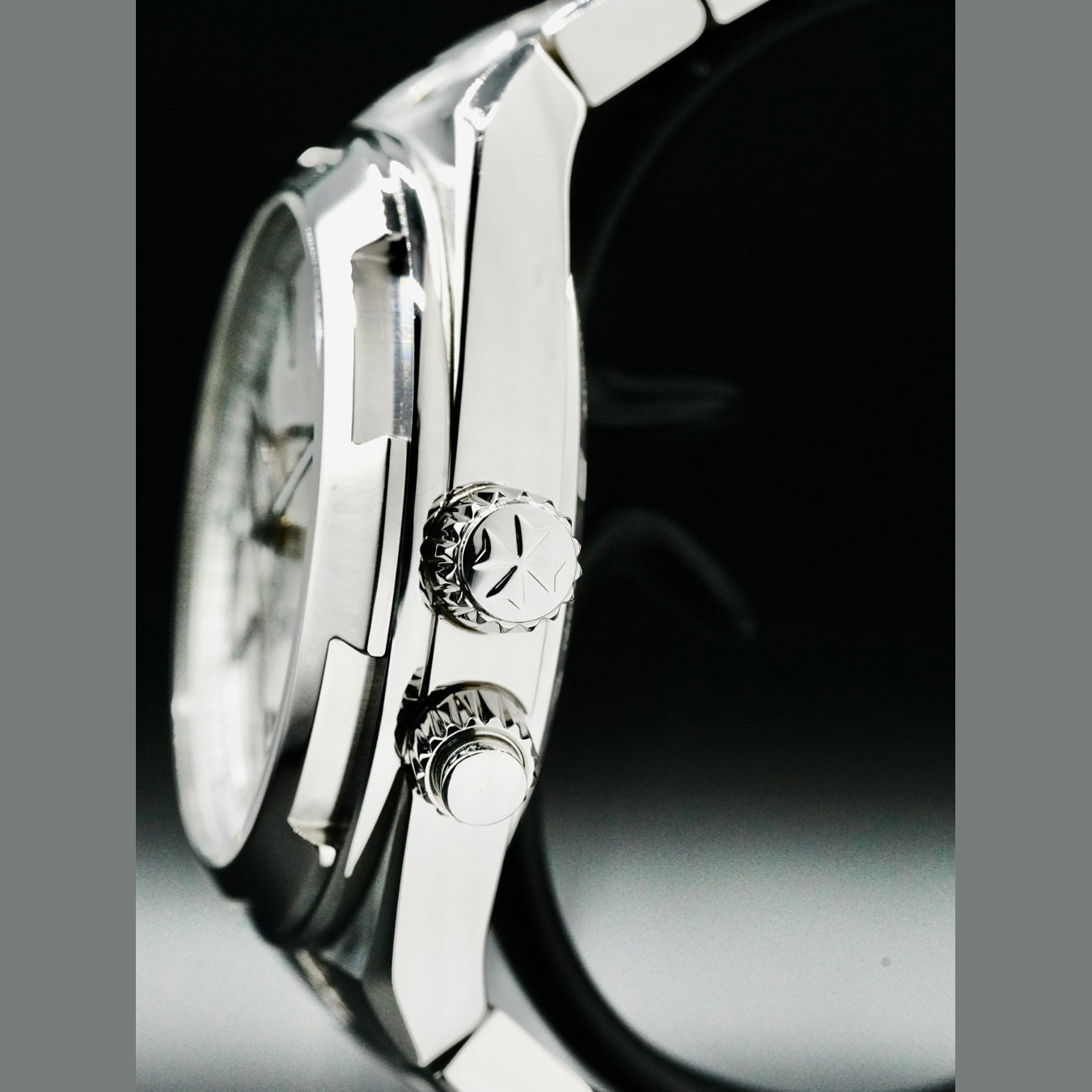 Vacheron Constantin 7900V/110A-B333 Overseas Dual Time Stainless Steel