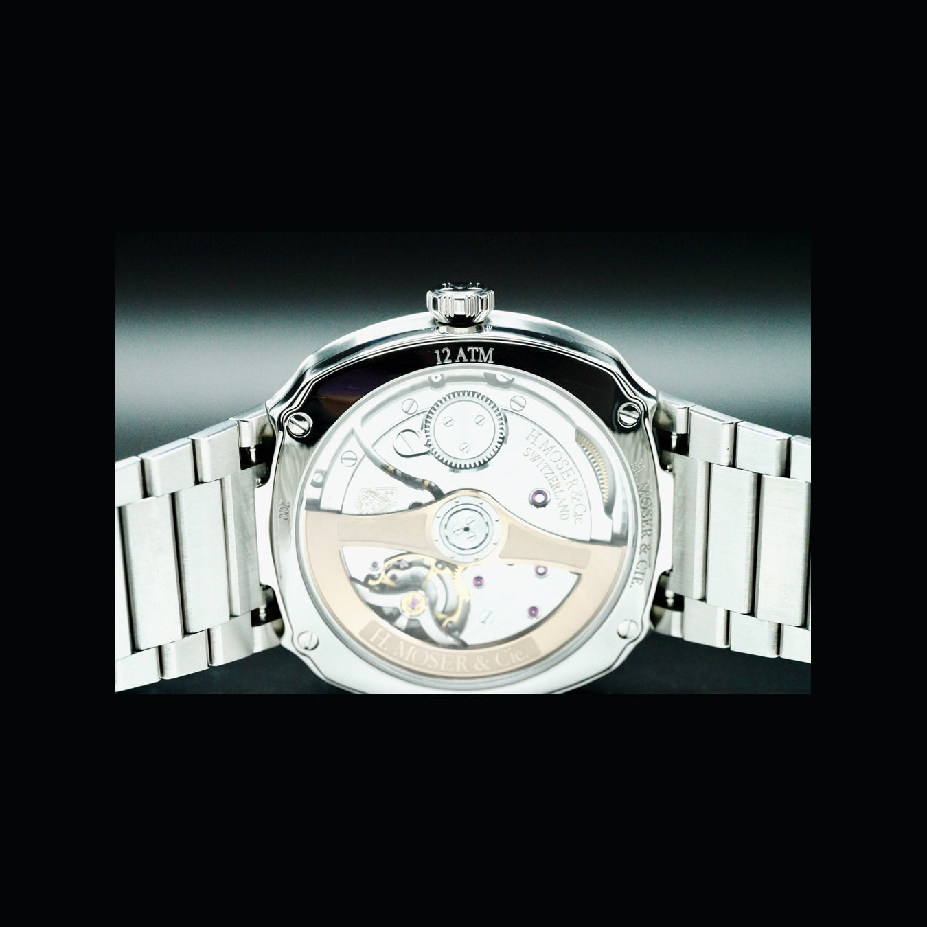 H. Moser & Cie. 6200-1207 Streamliner Centre Seconds Salmon Dial
