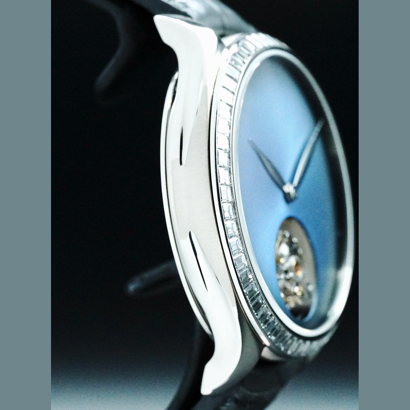 H. Moser & Cie. 1804-0202 Endeavour Tourbillon Funky Blue