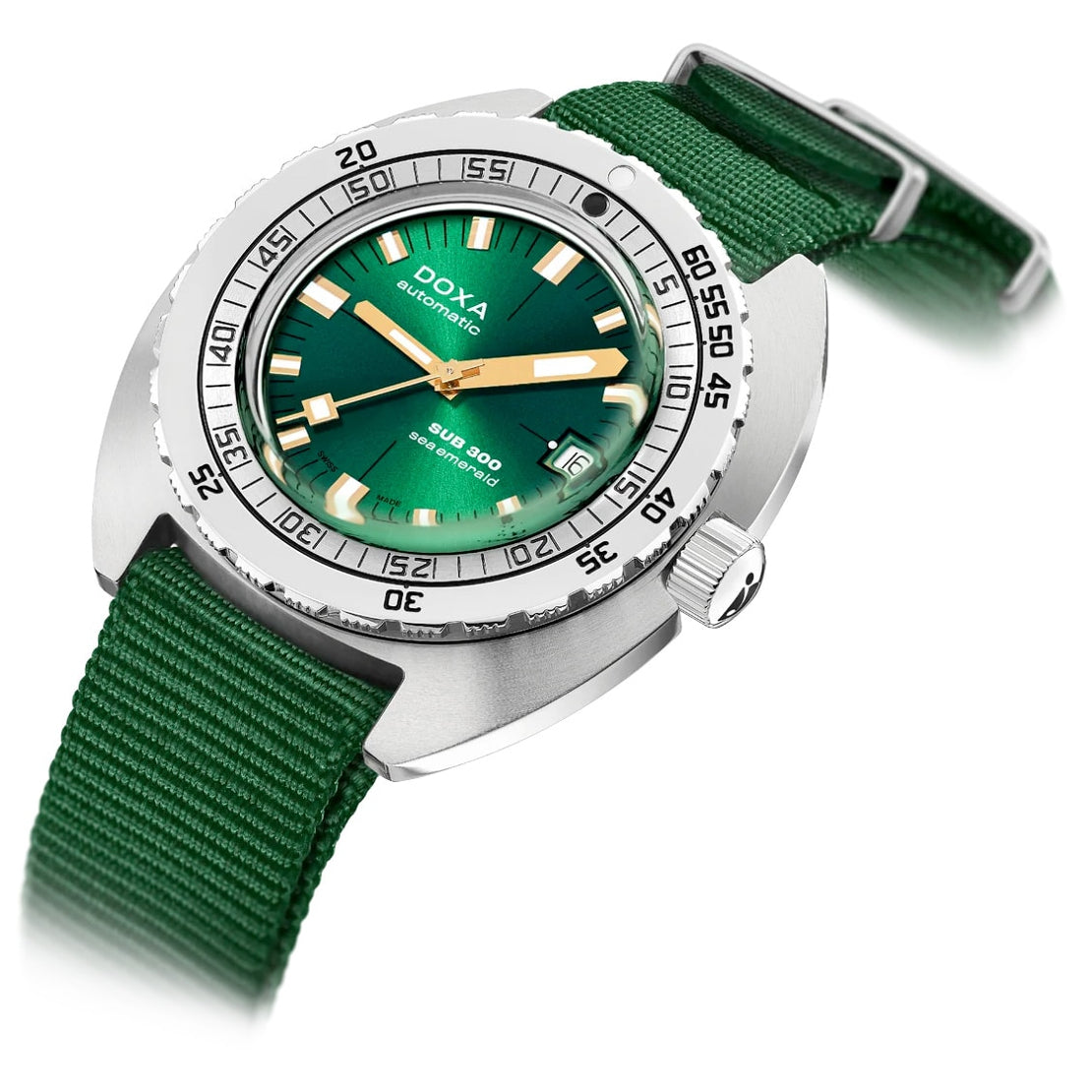 DOXA Sub 300 Sea Emerald 821.10.131.26-N on NATO Strap