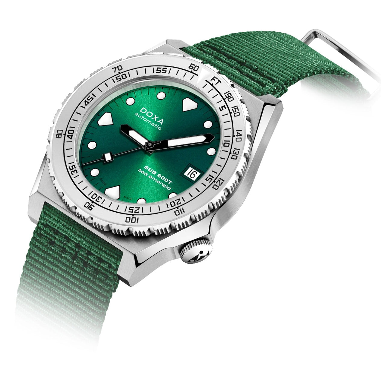 DOXA Sub 600T Sea Emerald 862.10.131.26-N on NATO Strap
