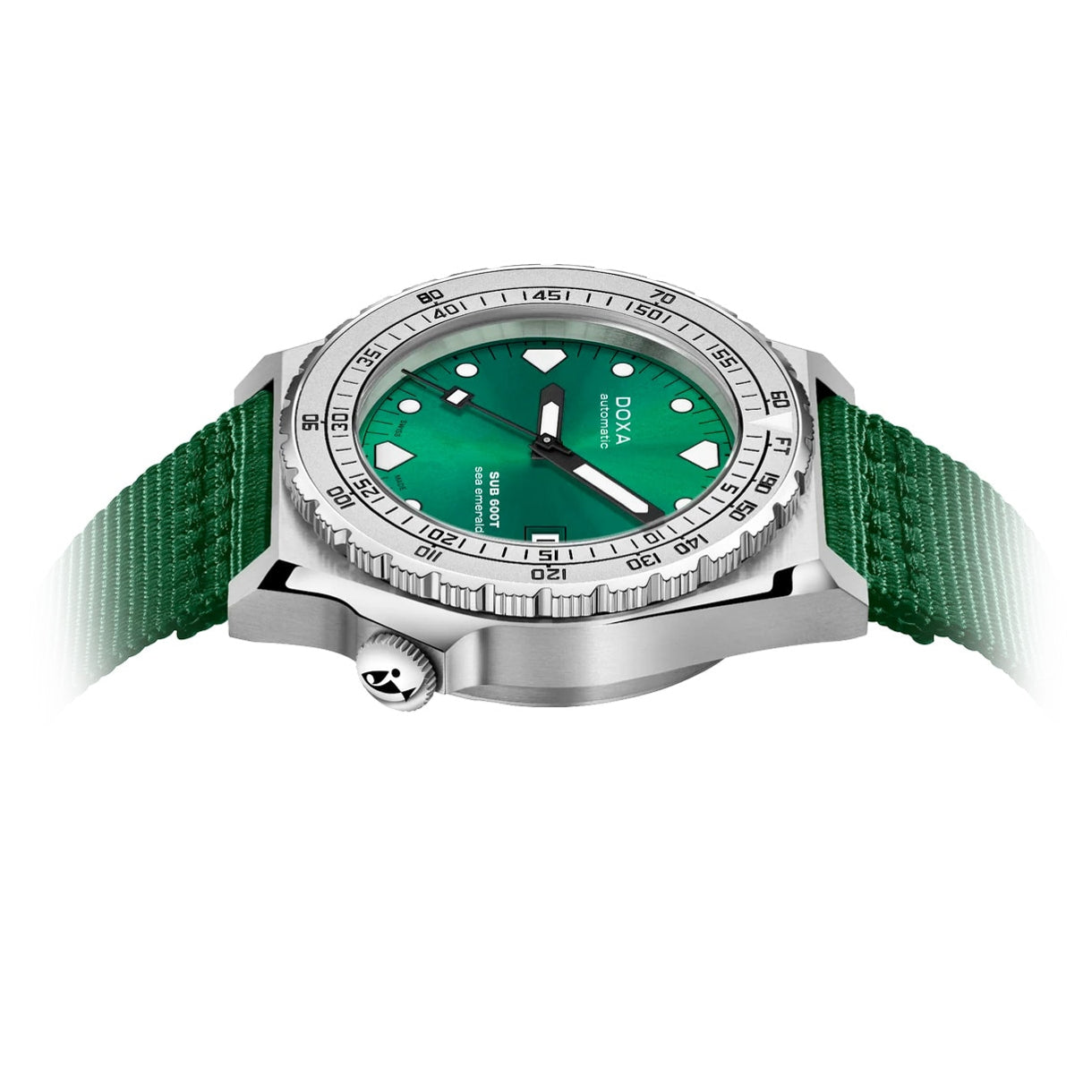 DOXA Sub 600T Sea Emerald 862.10.131.26-N on NATO Strap