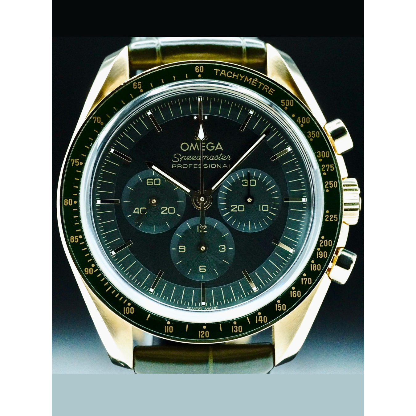 Omega 310.63.42.50.10.001 Speedmaster Moonwatch Professional Master Chronometer Moonshine Gold Green Dial on Strap