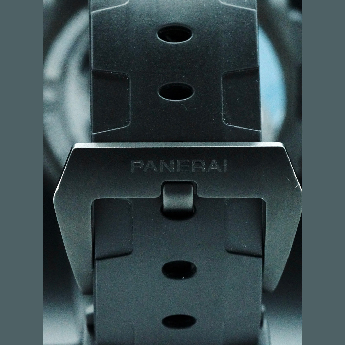 Panerai  PAM00979 Submersible Marina Militare Carbotech Automatic  47 mm