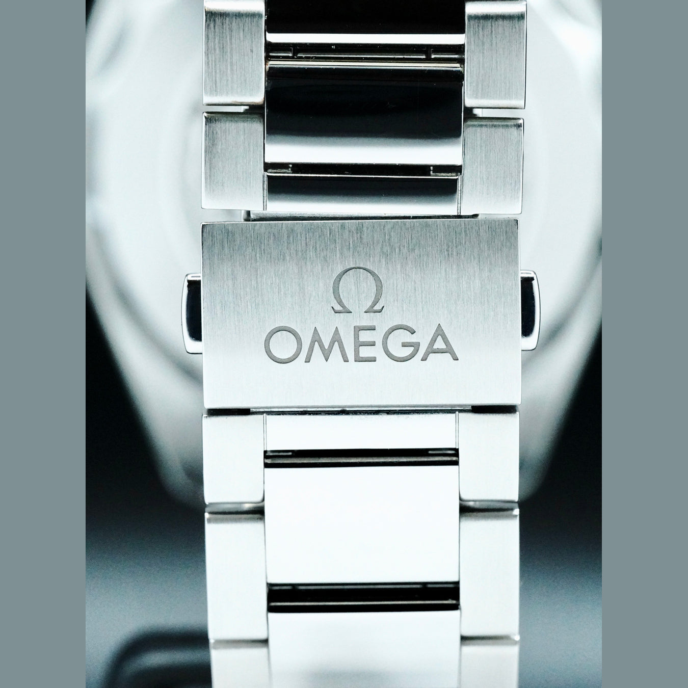 Omega 220.10.43.22.03.002 Seamaster Aqua Terra 150M Worldtimer Summer Blue on Bracelet